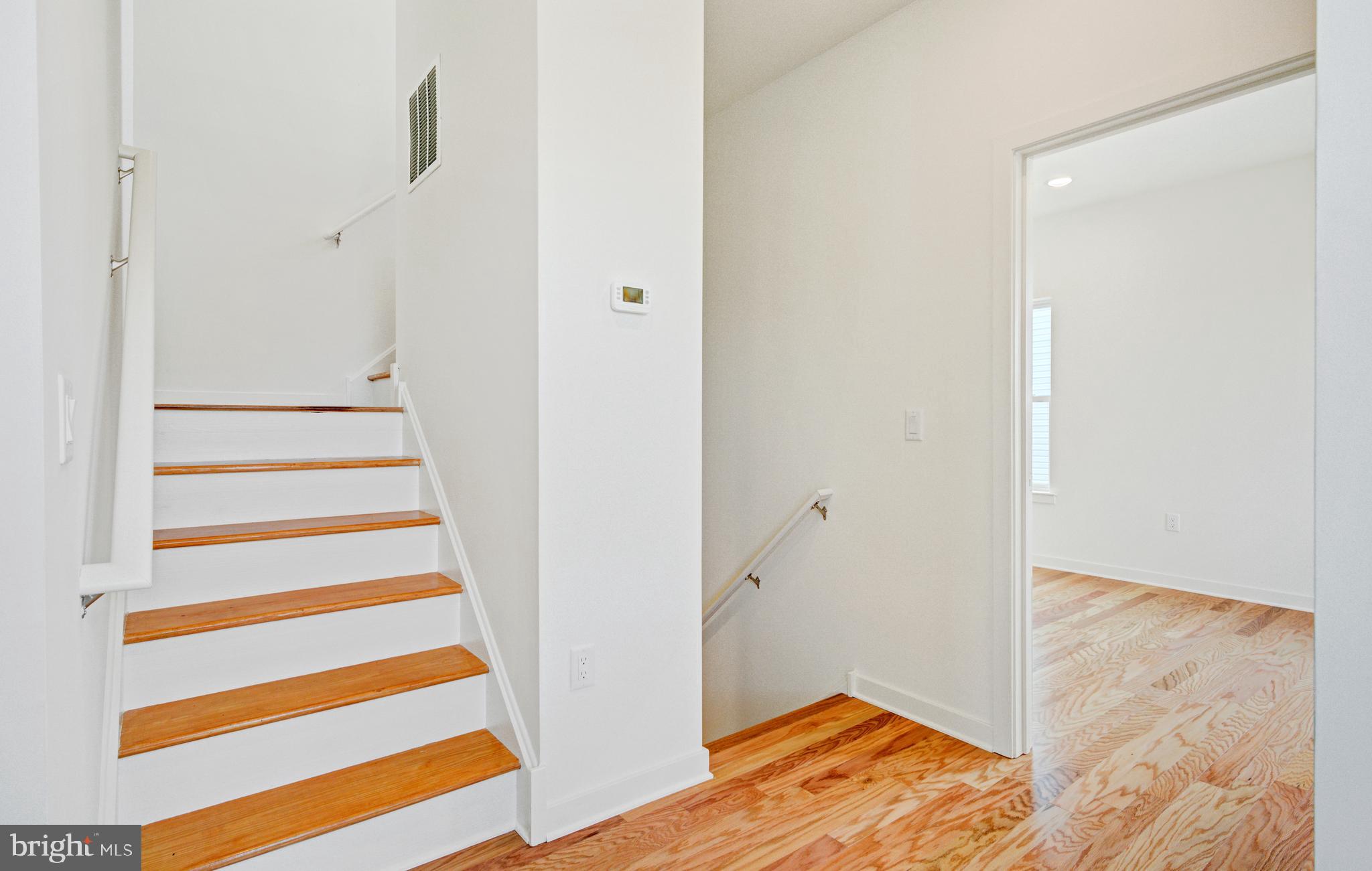 EAST KENSINGTON - Residential