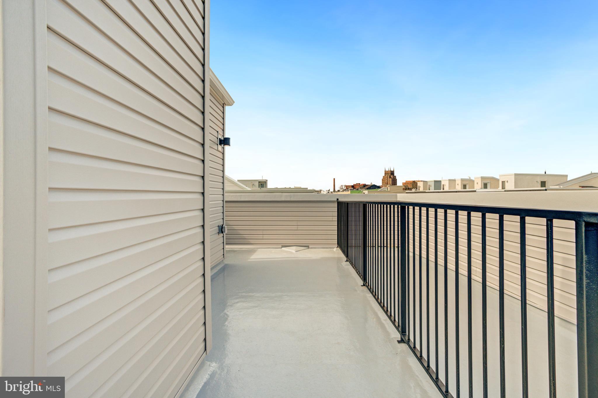 EAST KENSINGTON - Residential