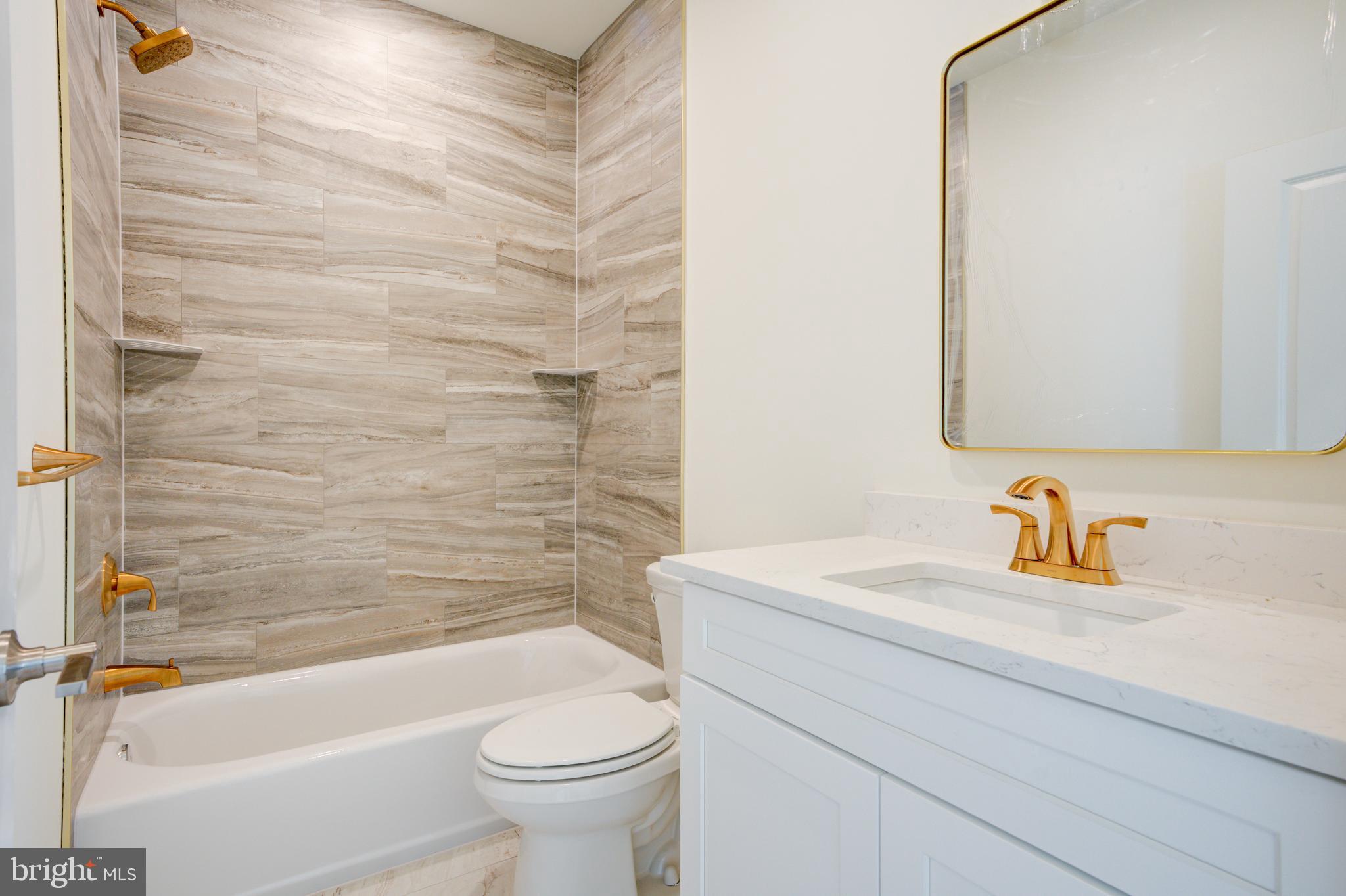 EAST KENSINGTON - Residential