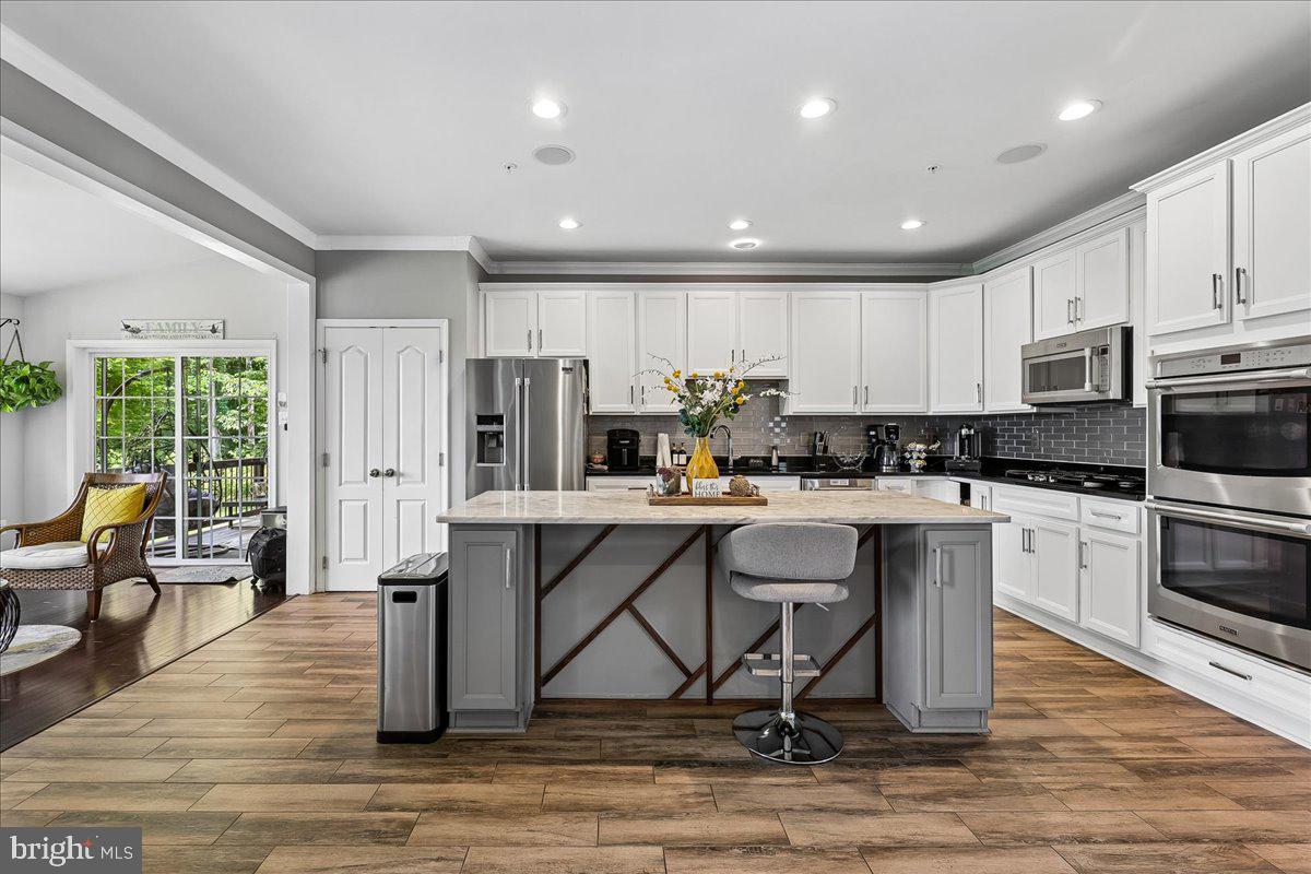 RIVERGATE ESTATES - Residential