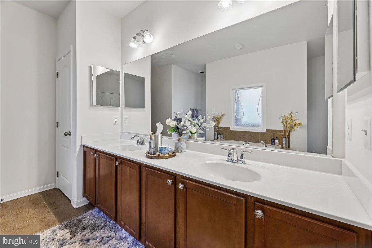 RIVERGATE ESTATES - Residential