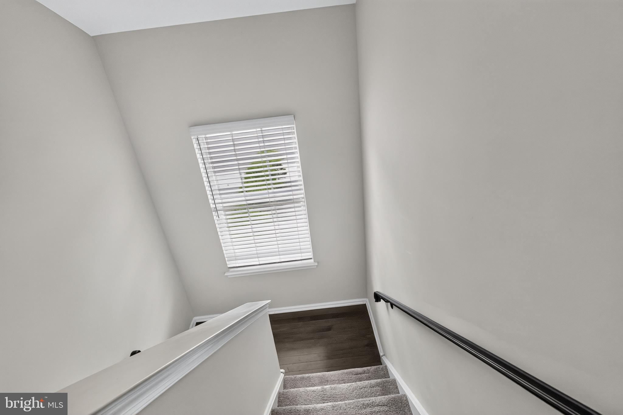 SAW MILL VALLEY - Residential