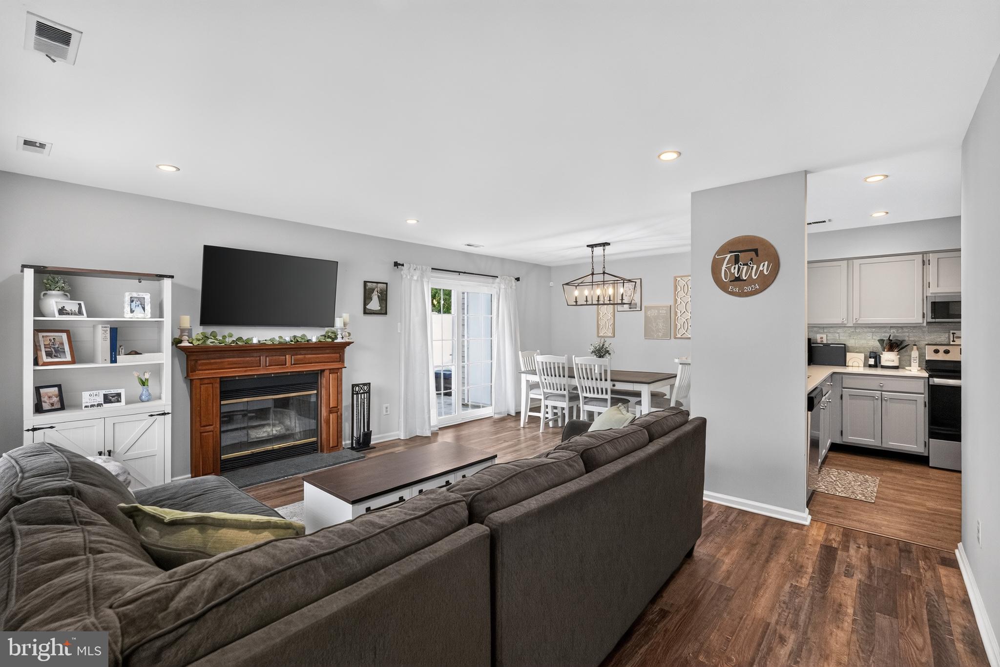 SAW MILL VALLEY - Residential