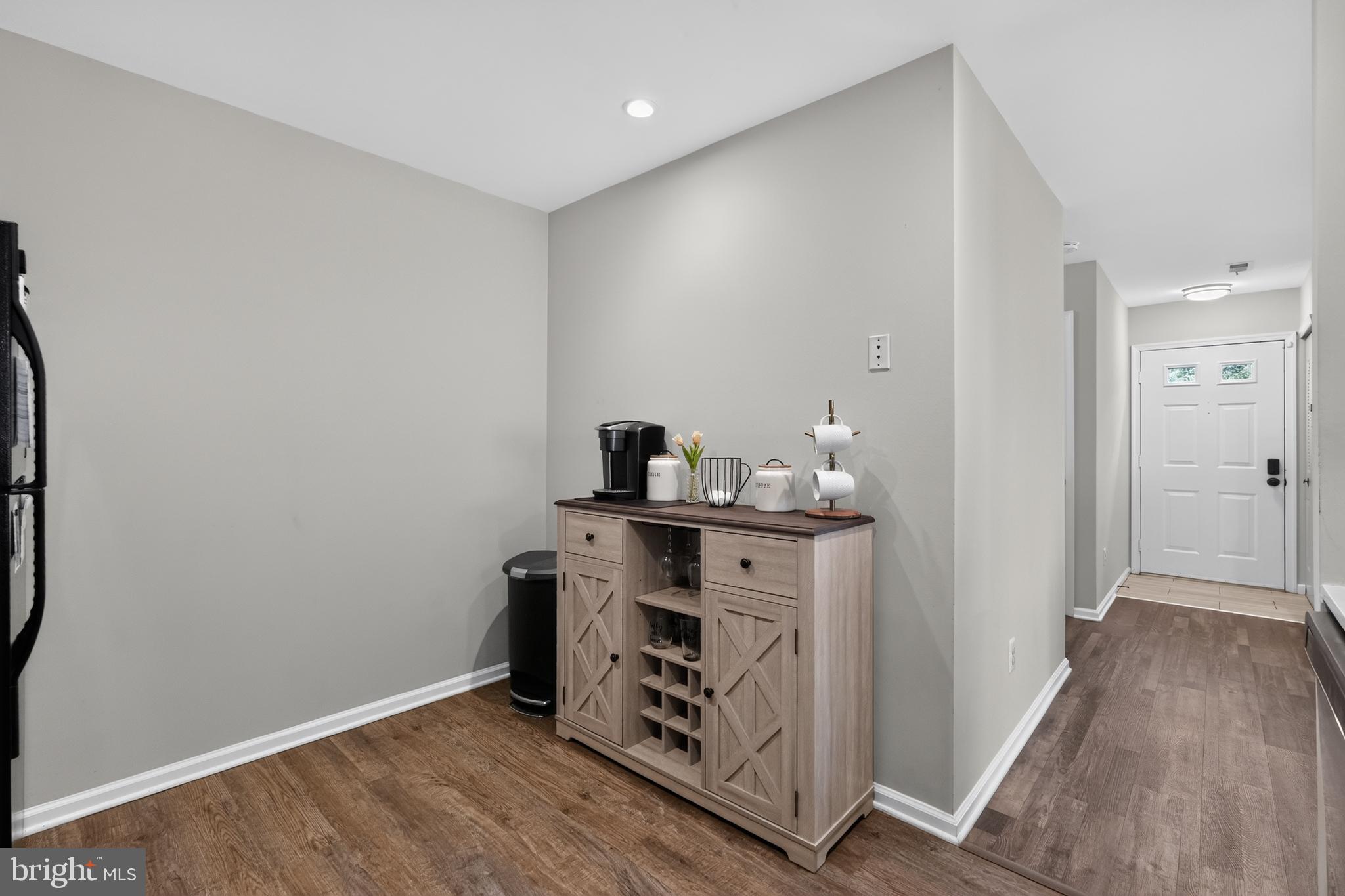SAW MILL VALLEY - Residential