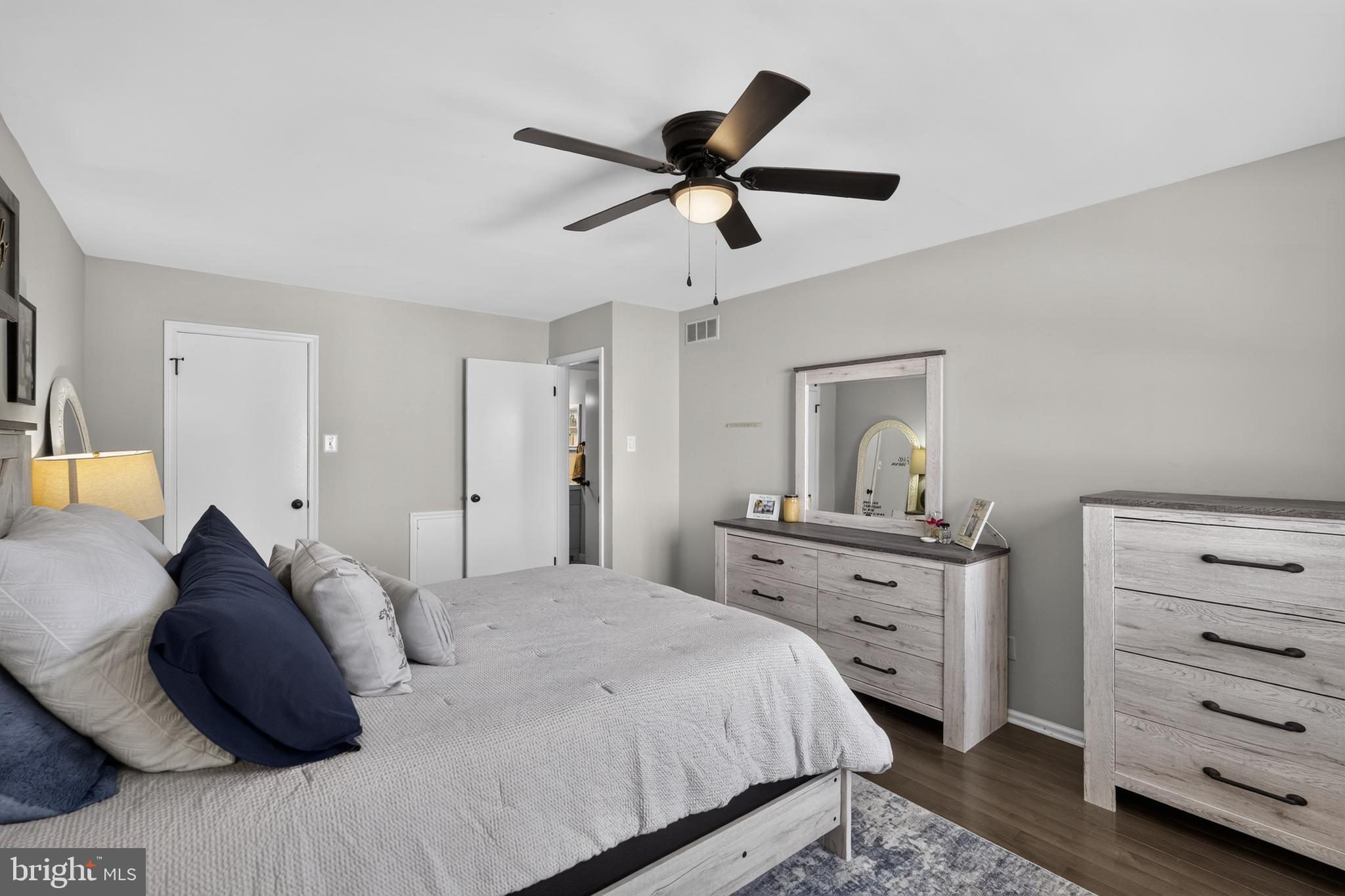 SAW MILL VALLEY - Residential