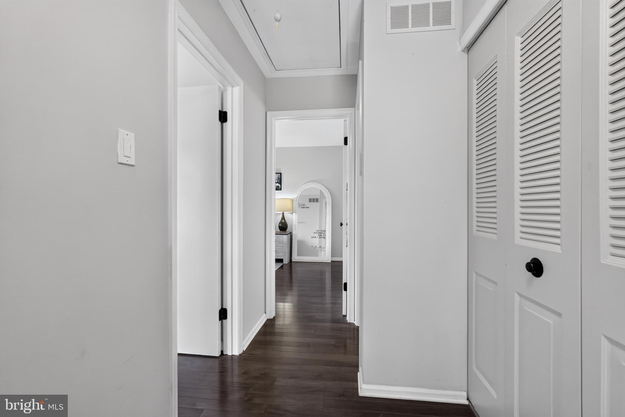 SAW MILL VALLEY - Residential