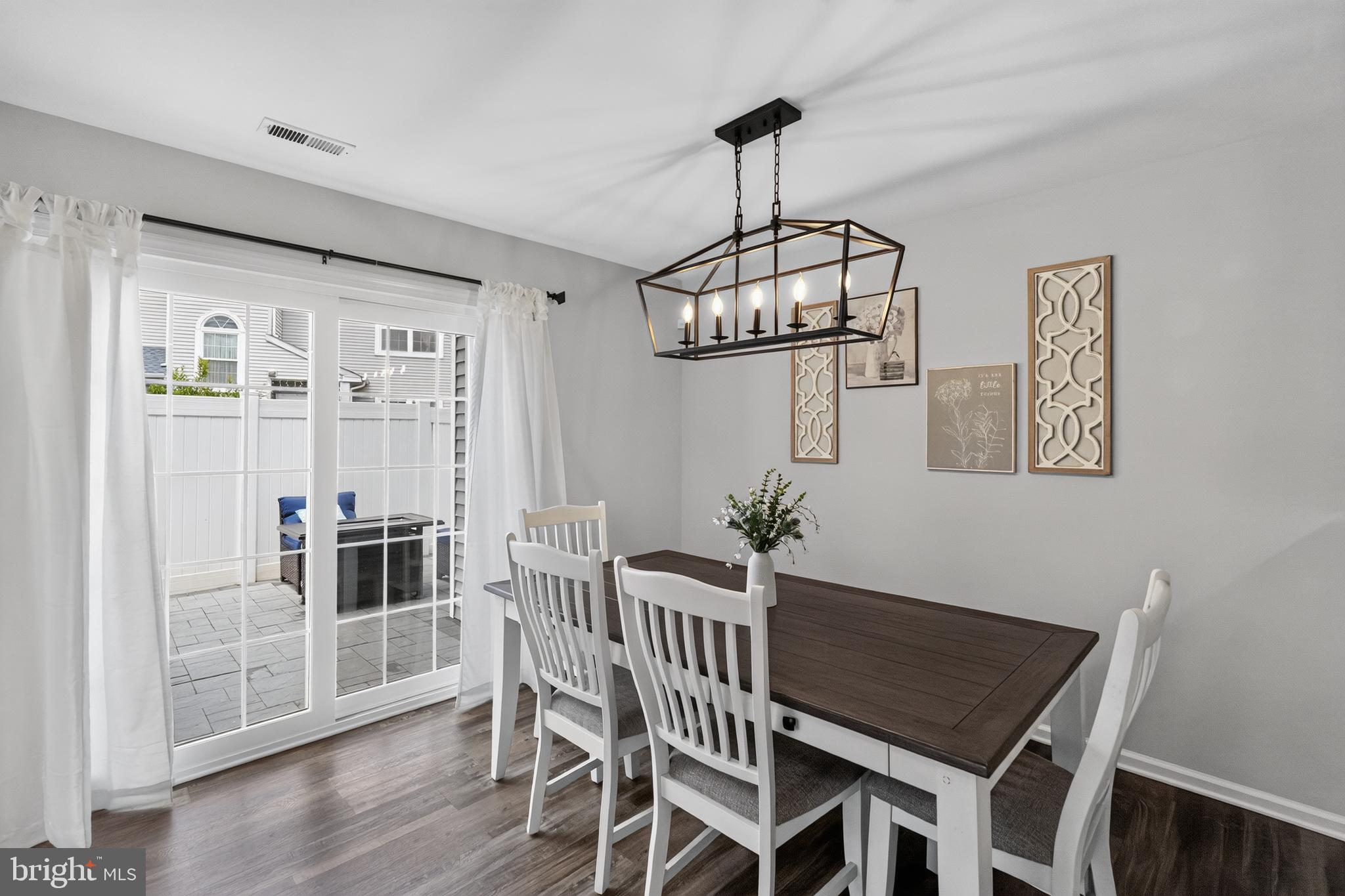 SAW MILL VALLEY - Residential