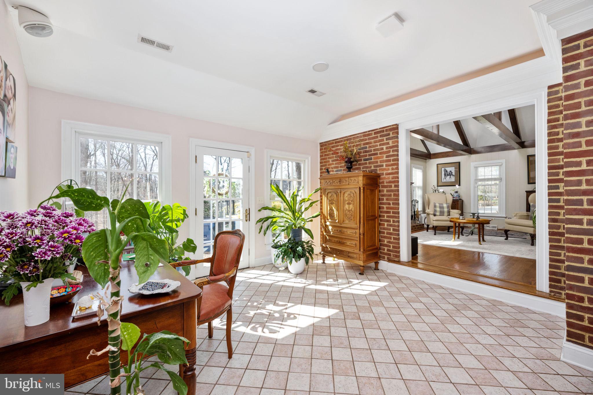 WOODLAWN - Residential