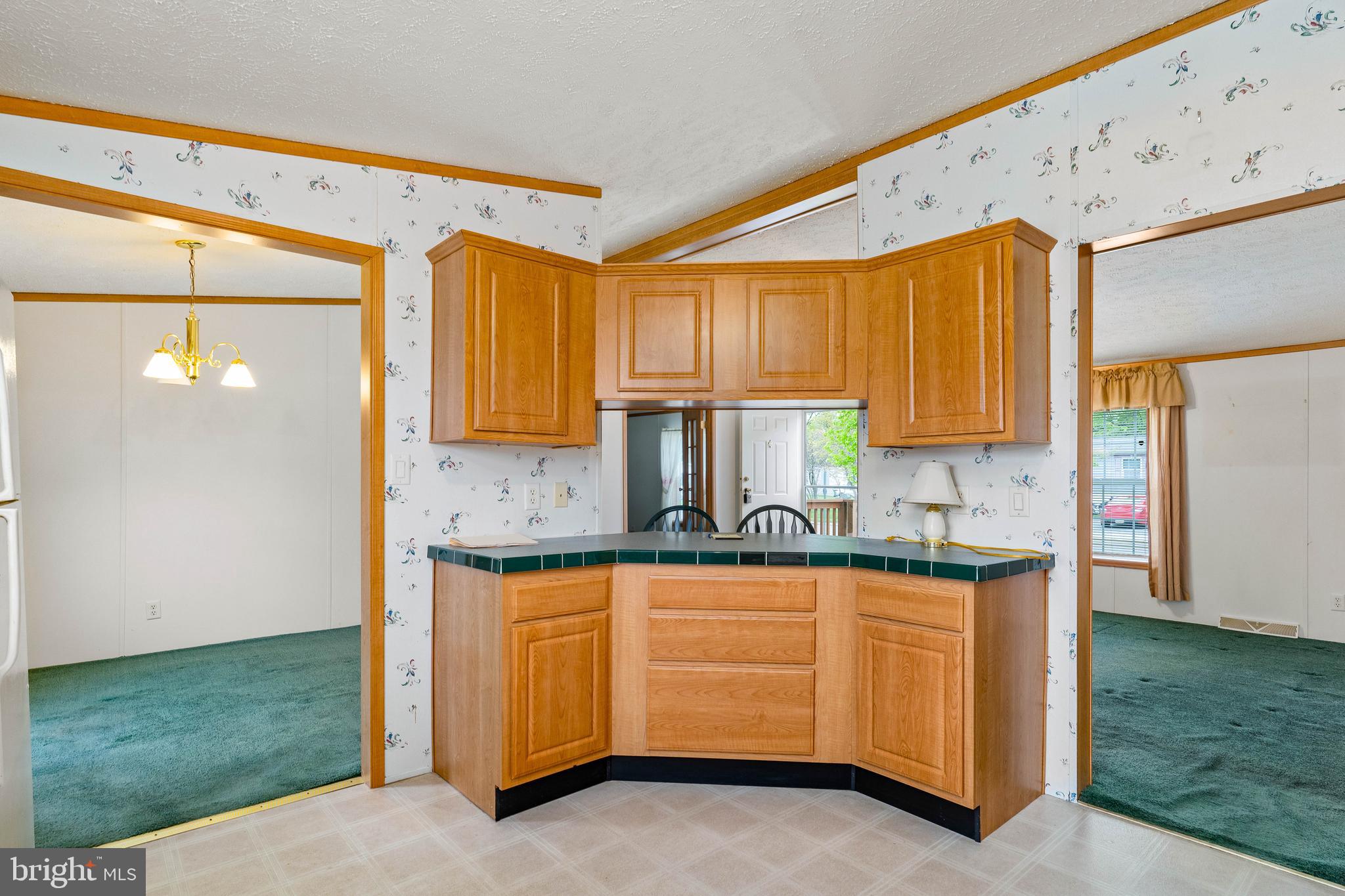 MAYBELLE MANOR - Residential