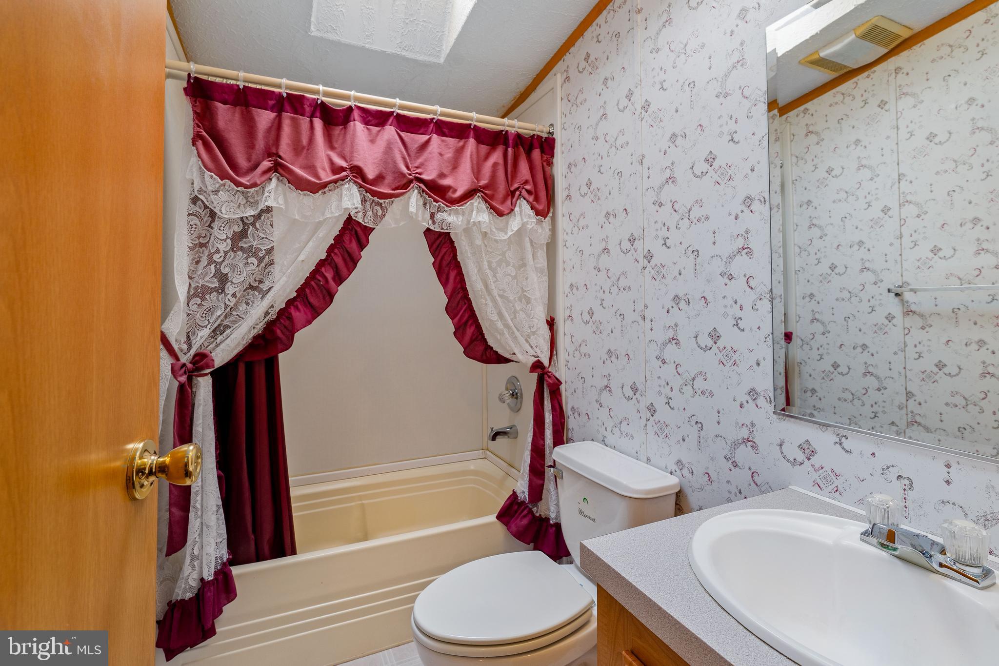 MAYBELLE MANOR - Residential