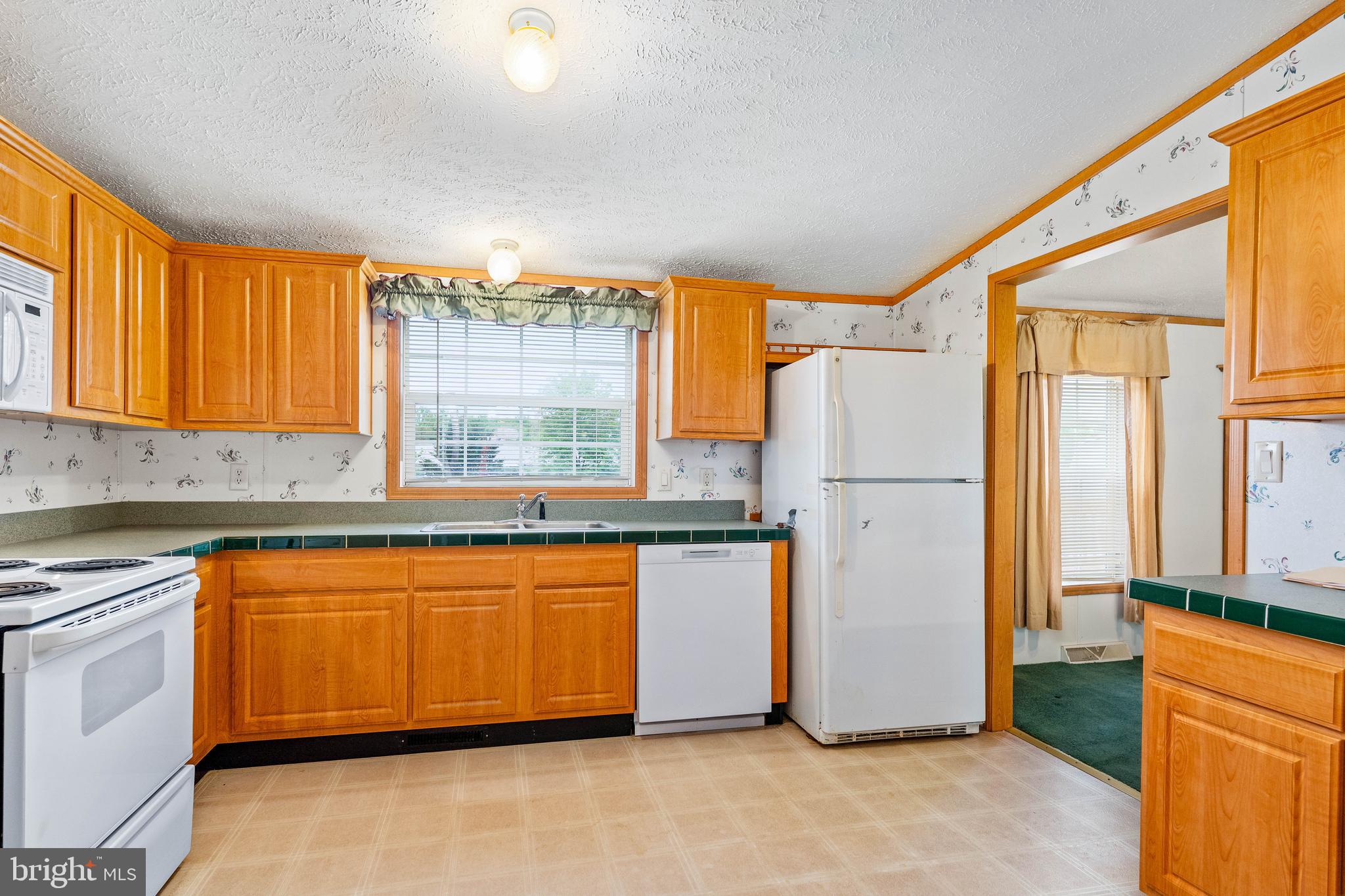 MAYBELLE MANOR - Residential
