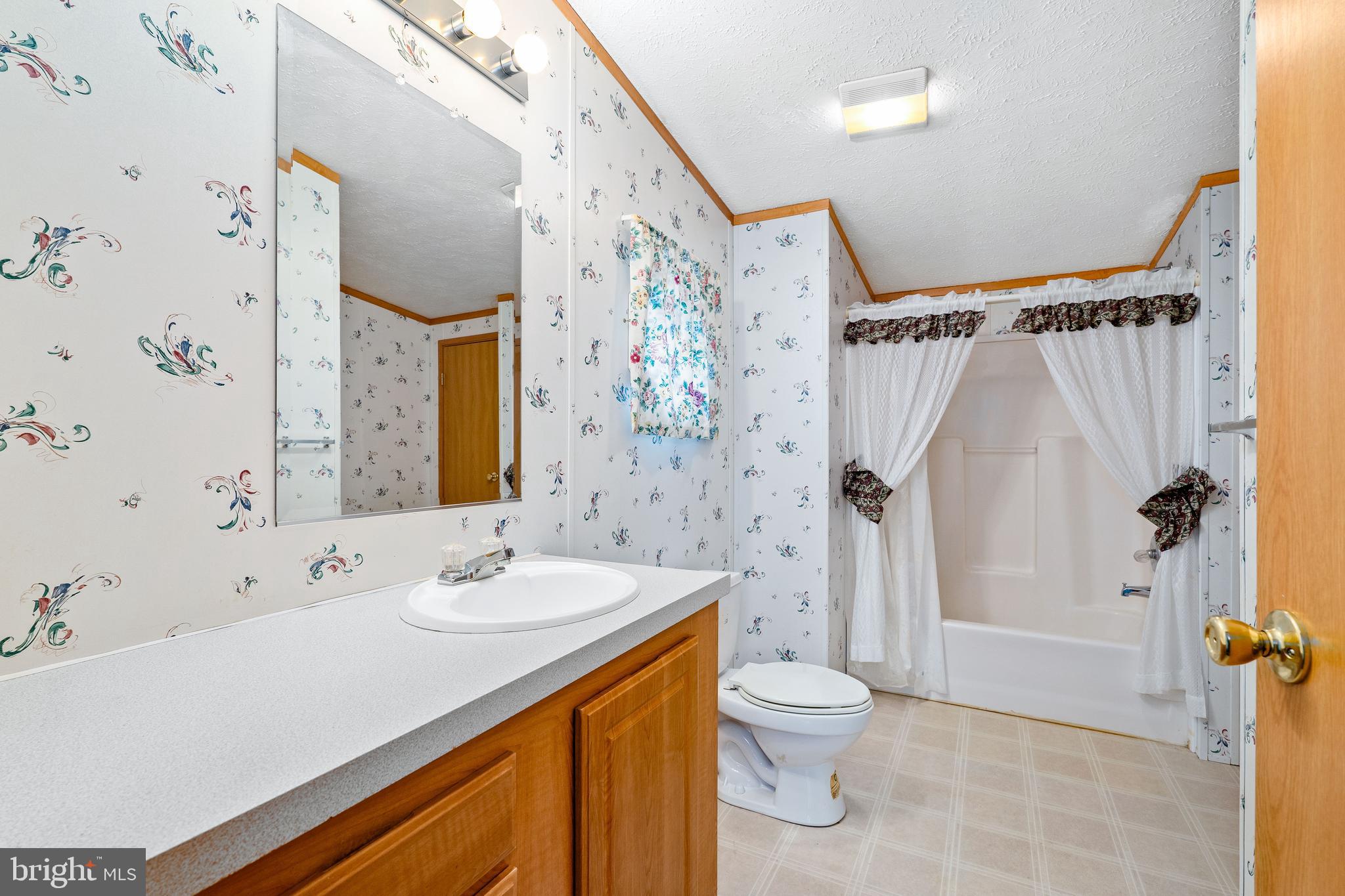 MAYBELLE MANOR - Residential