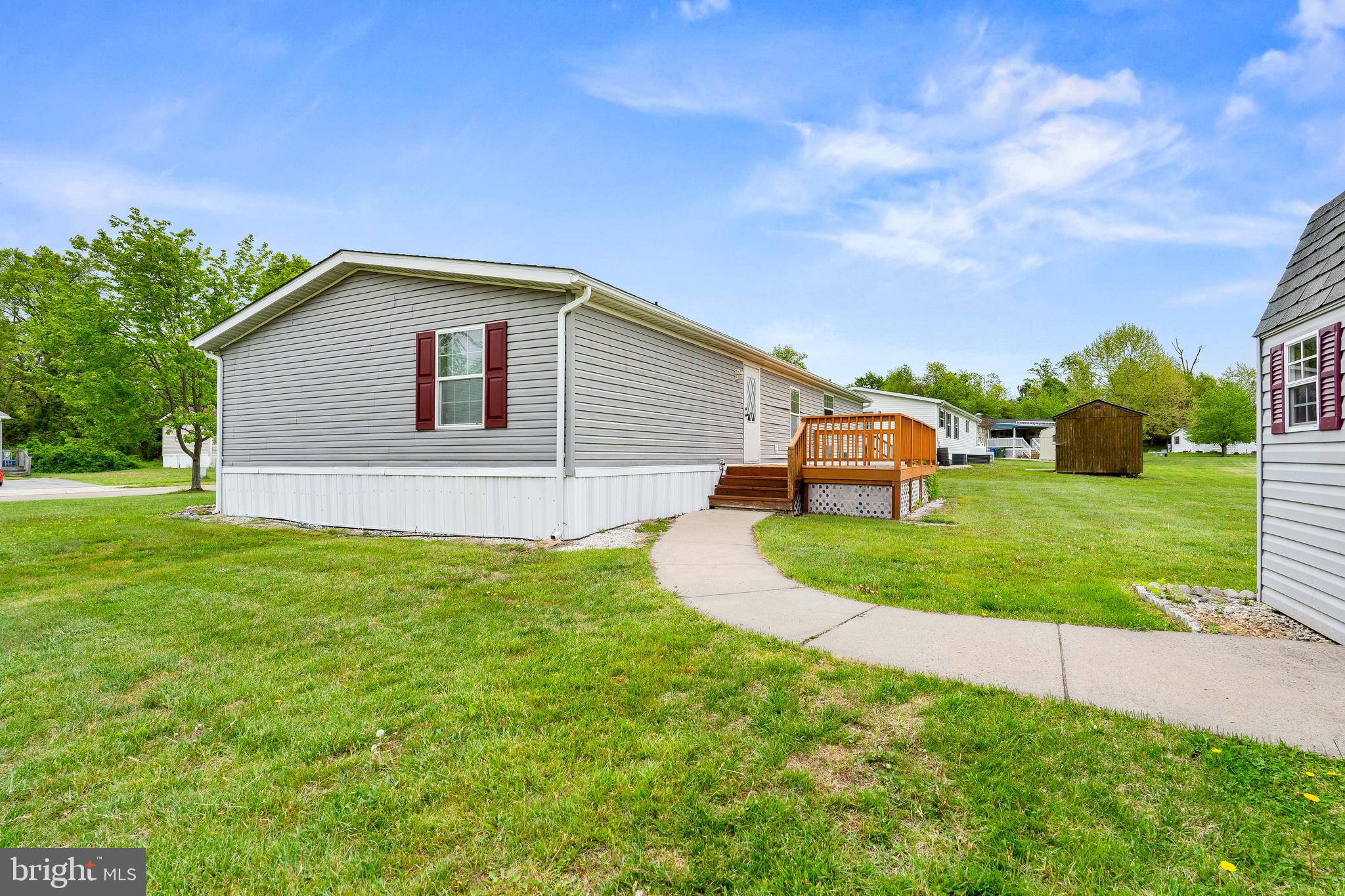 MAYBELLE MANOR - Residential