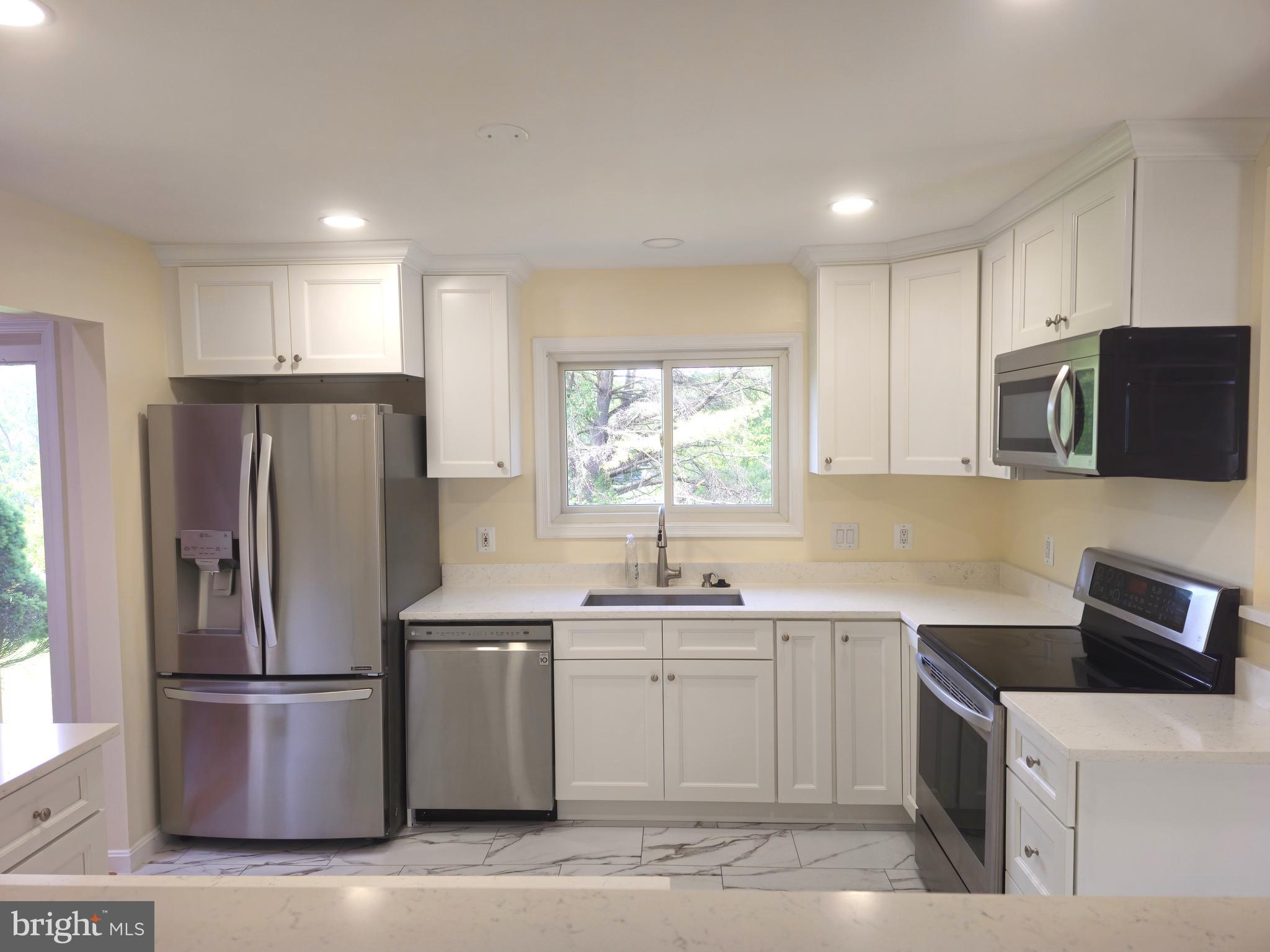 PINECREST - Residential