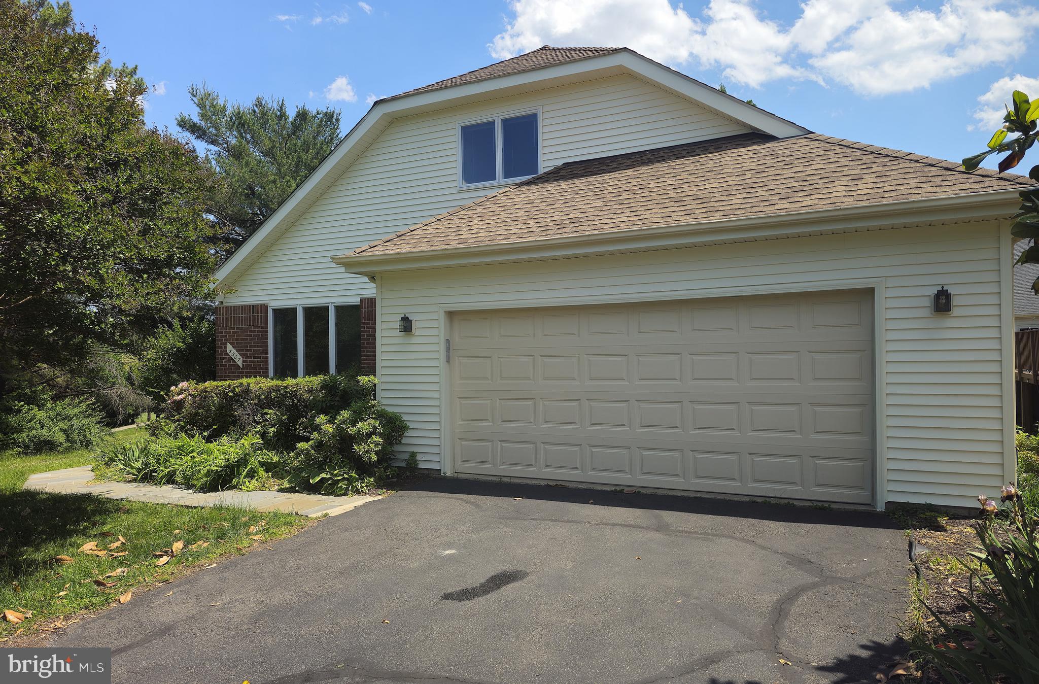 PINECREST - Residential