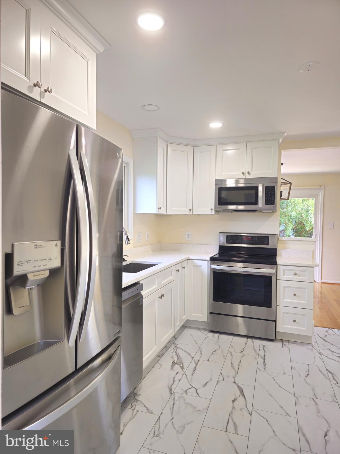 PINECREST - Residential