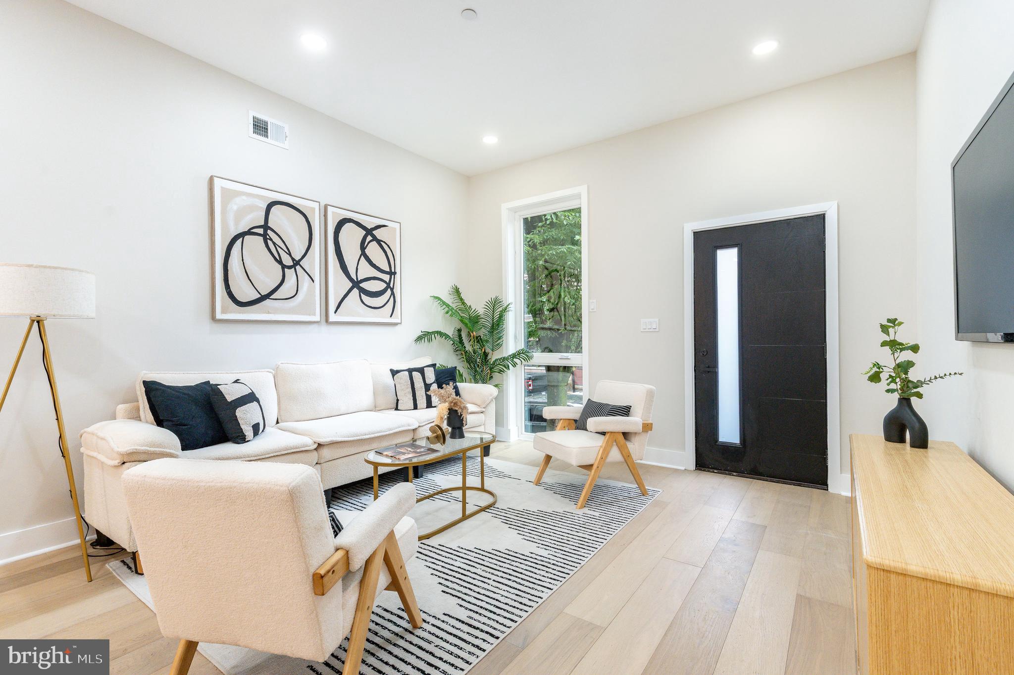 PASSYUNK SQUARE - Residential