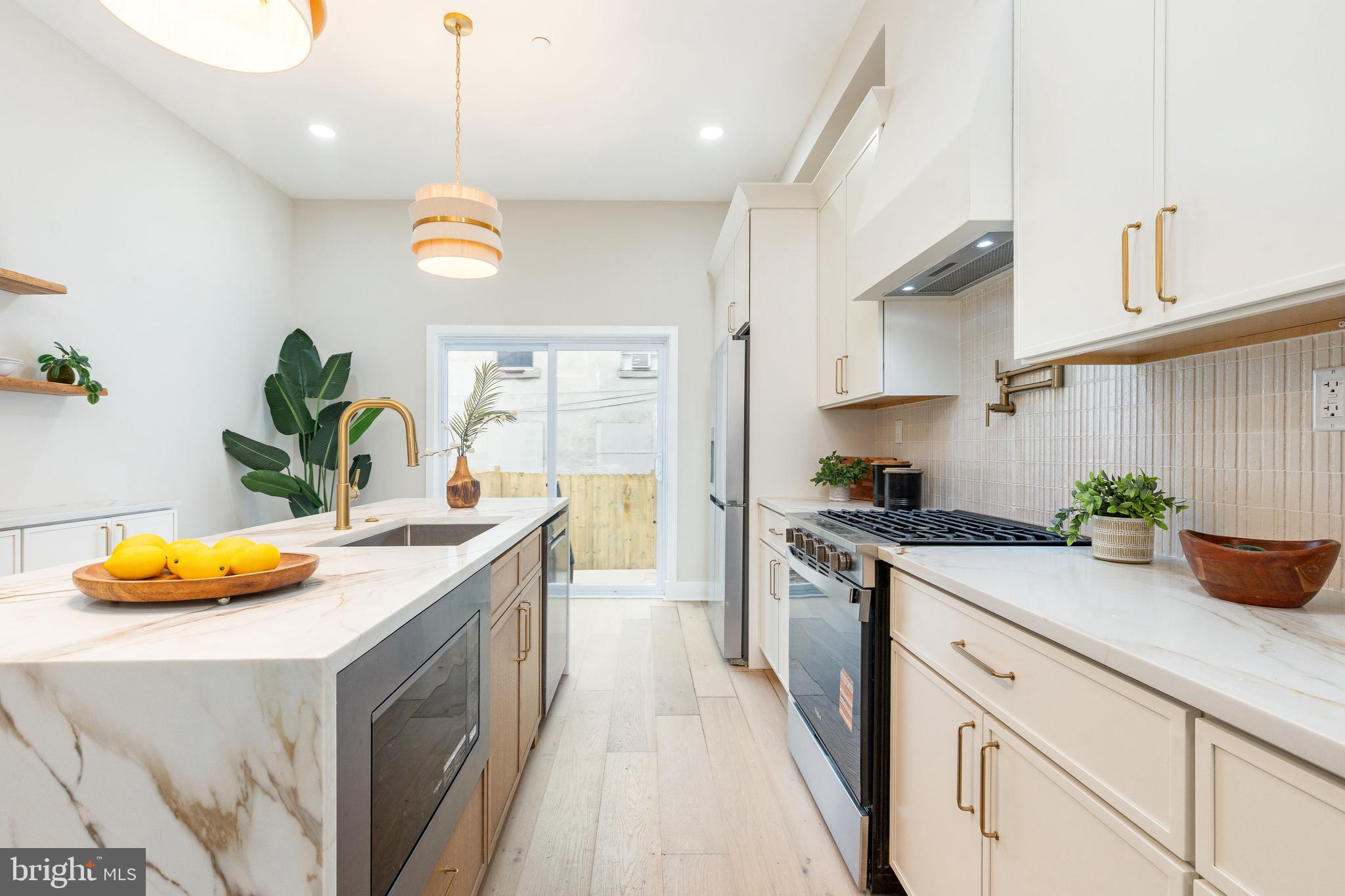 PASSYUNK SQUARE - Residential