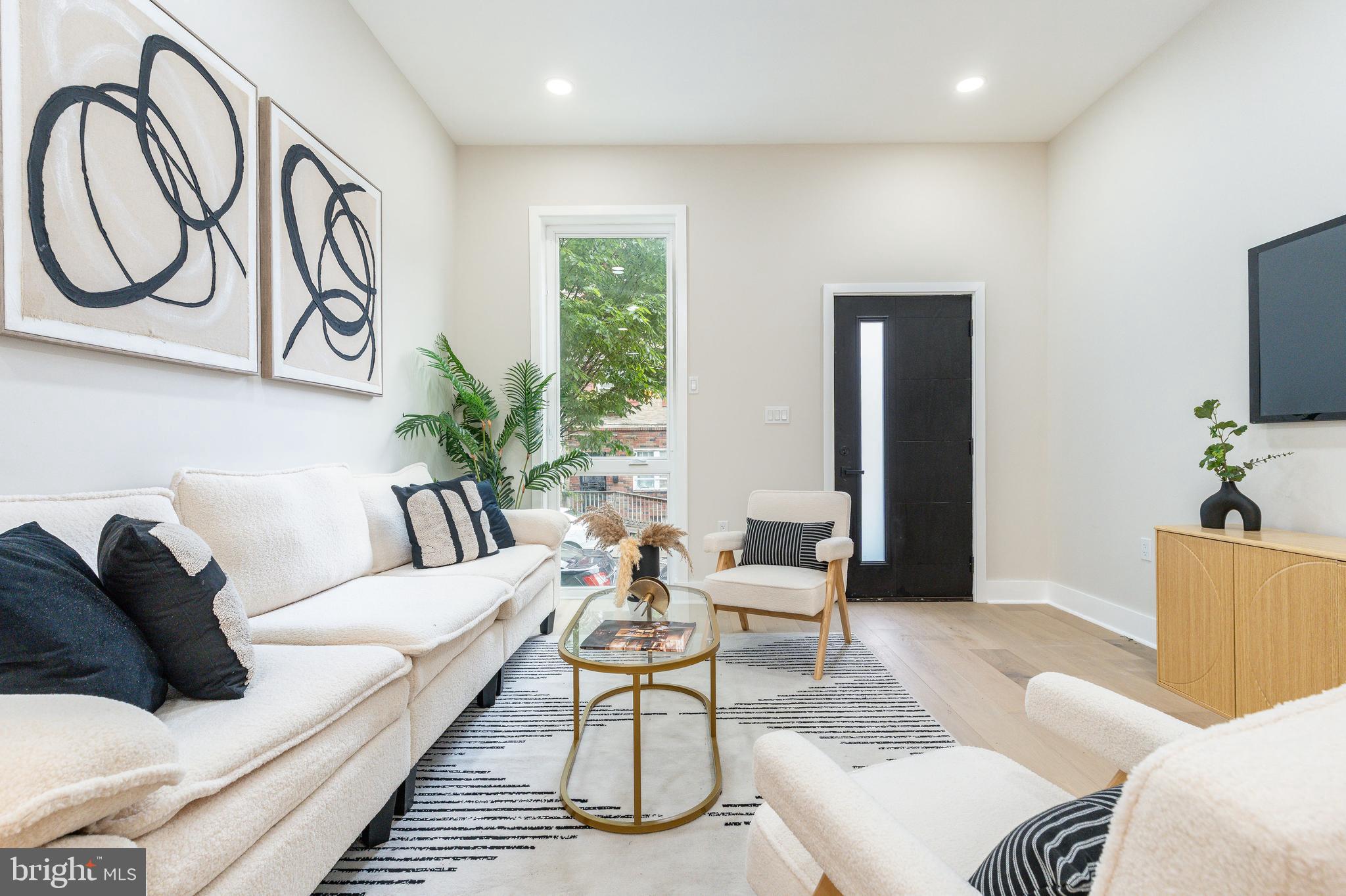 PASSYUNK SQUARE - Residential