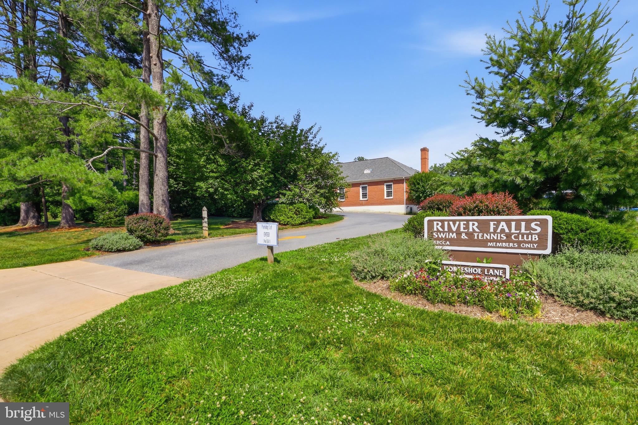 RIVER FALLS - Residential