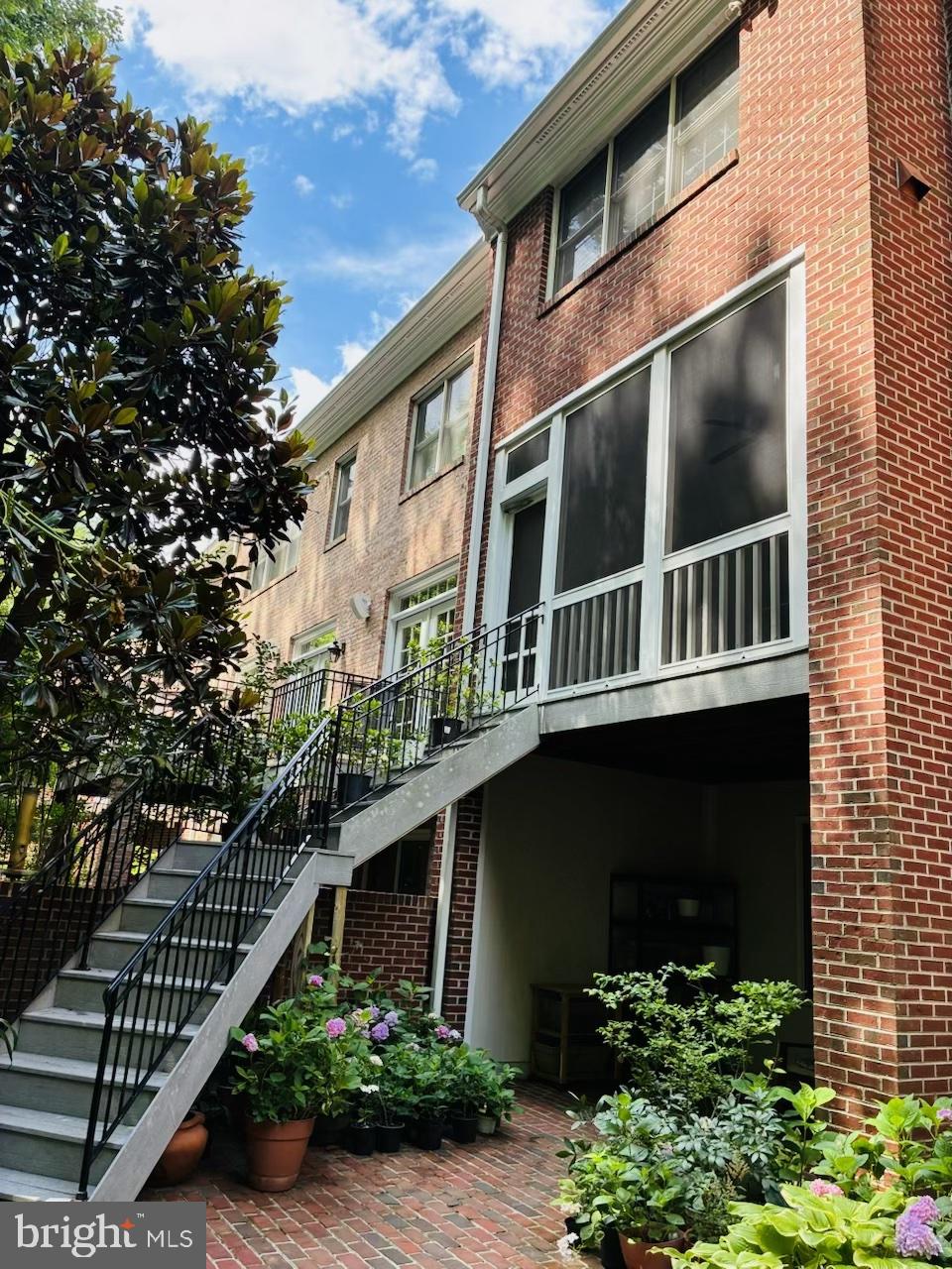 RIVER FALLS - Residential