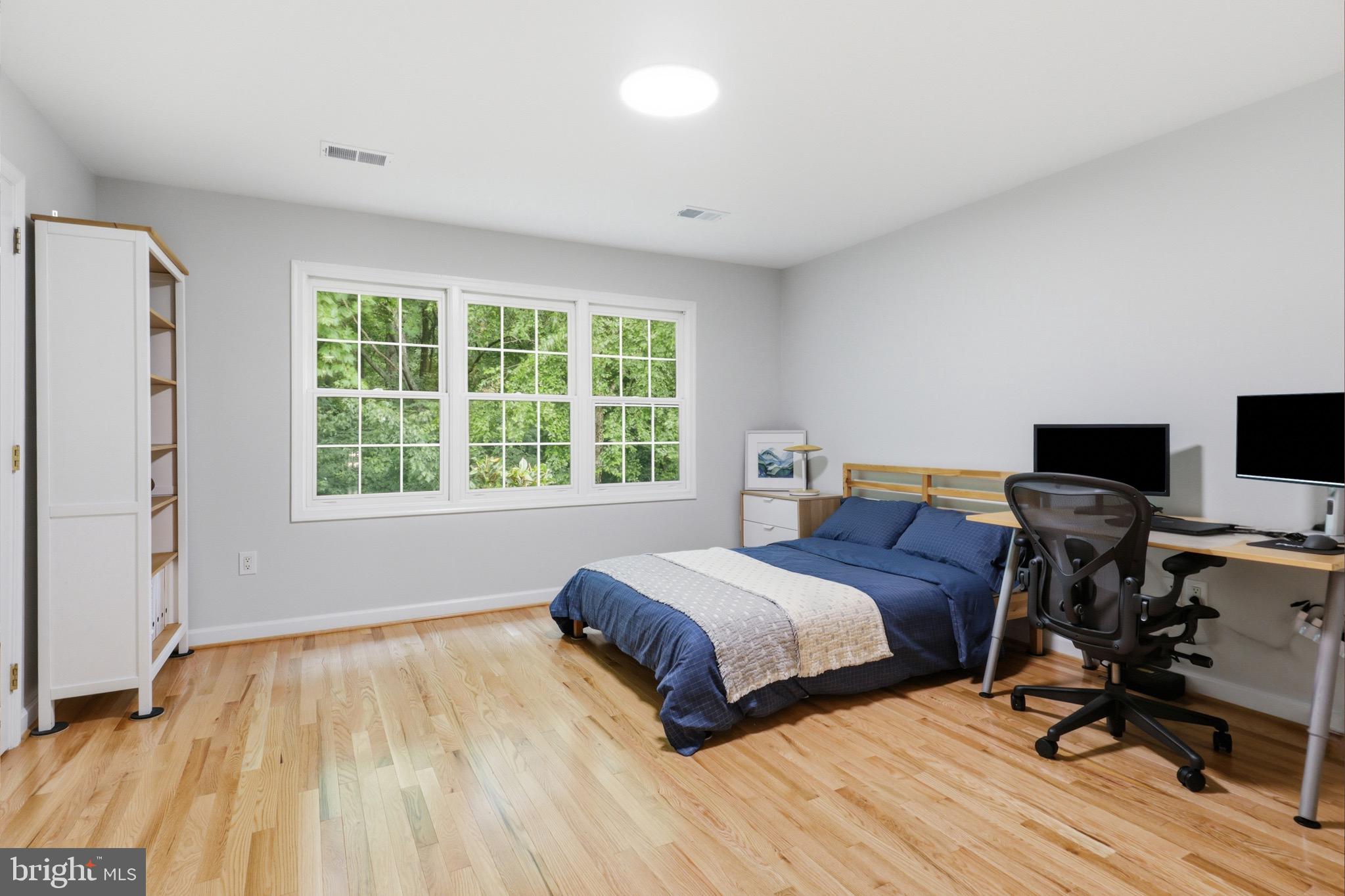 RIVER FALLS - Residential