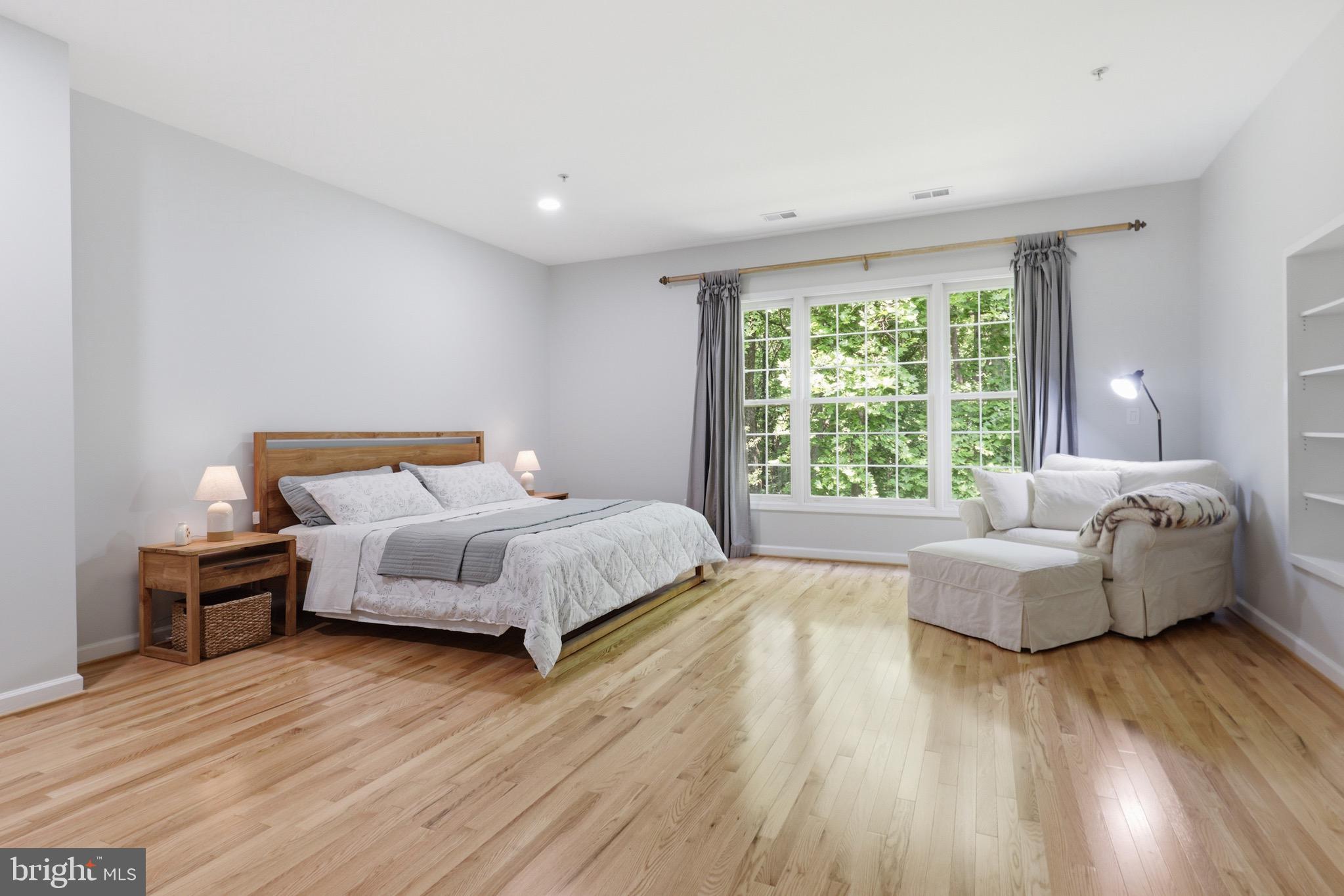 RIVER FALLS - Residential
