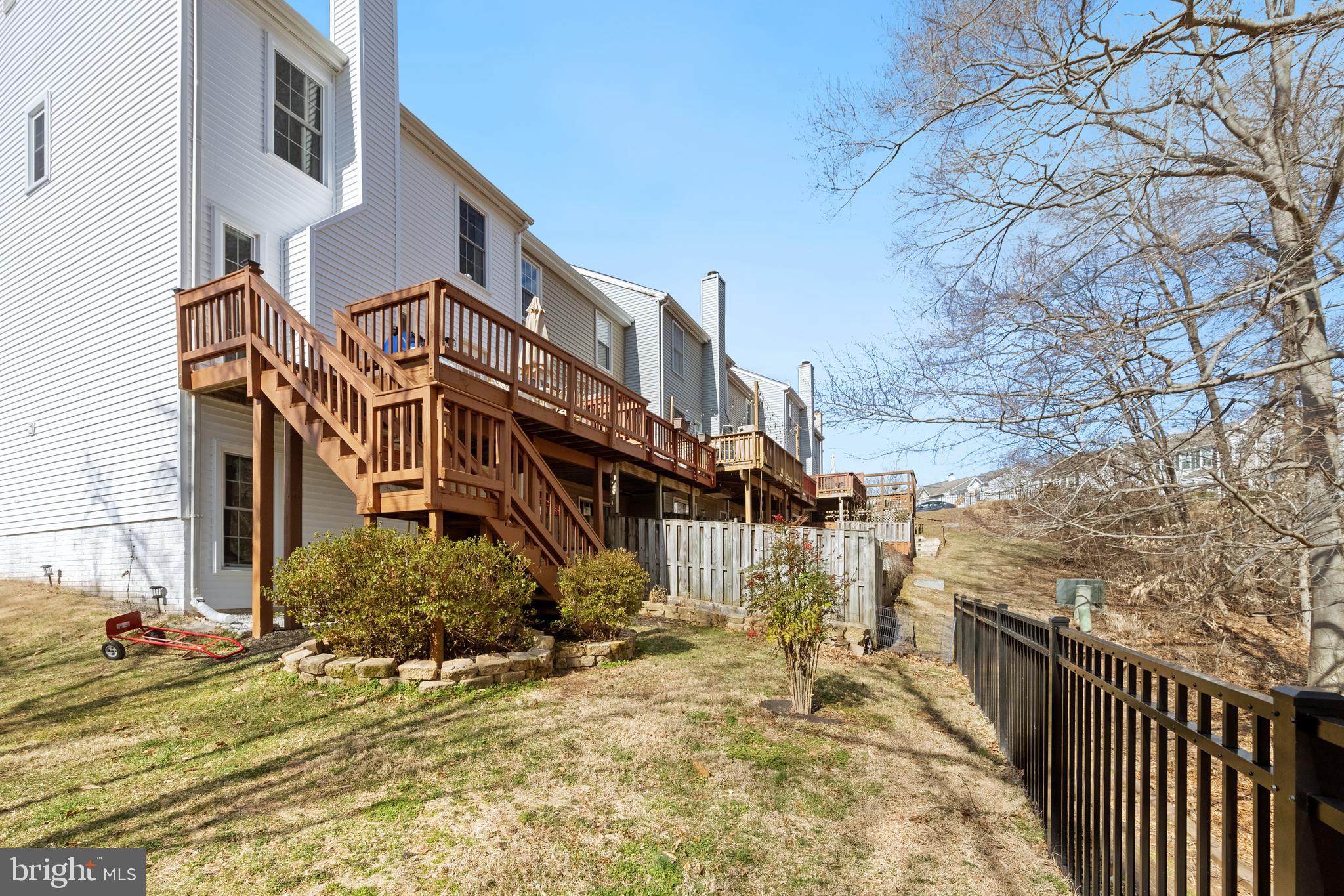 COMPTON VALLEY ESTATES - Residential