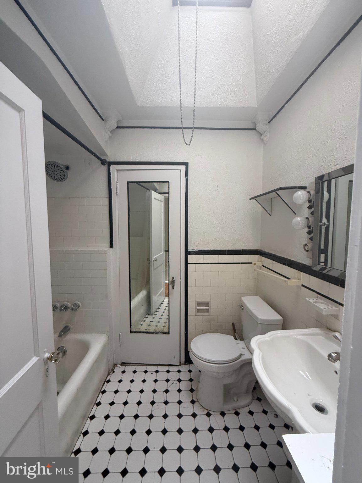 MAYFAIR (EAST) - Residential