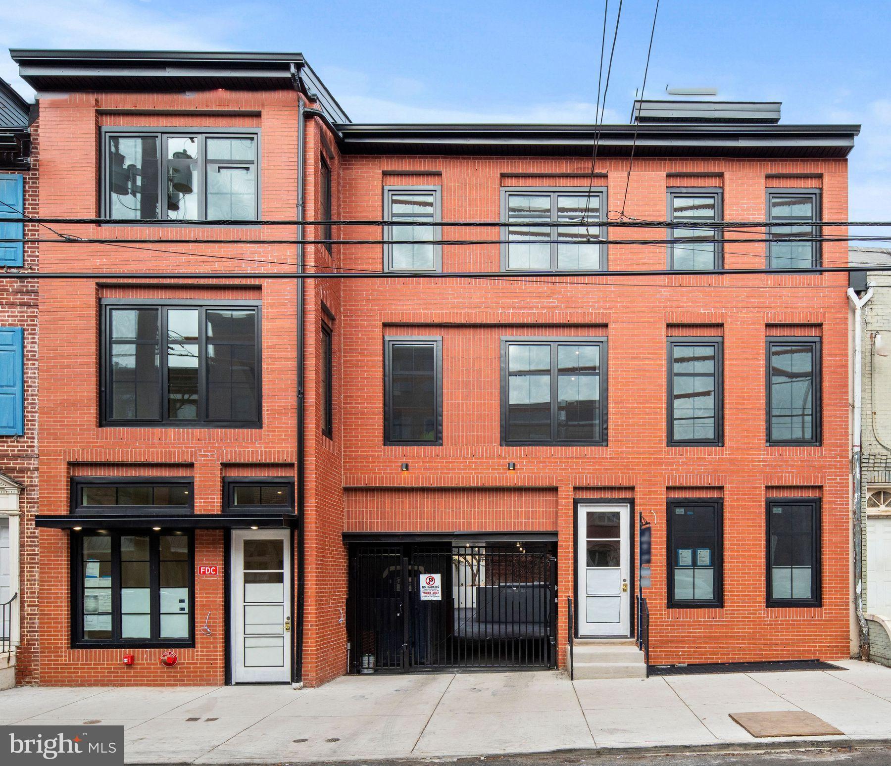 QUEEN VILLAGE - Residential