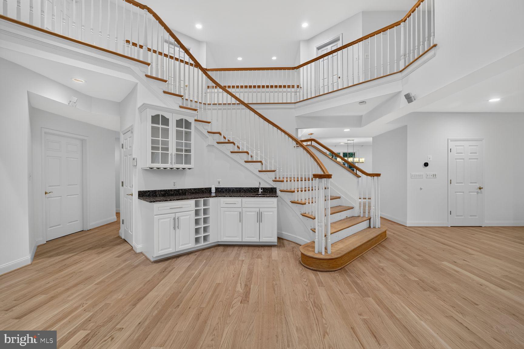 POTOMAC OUTSIDE - Residential