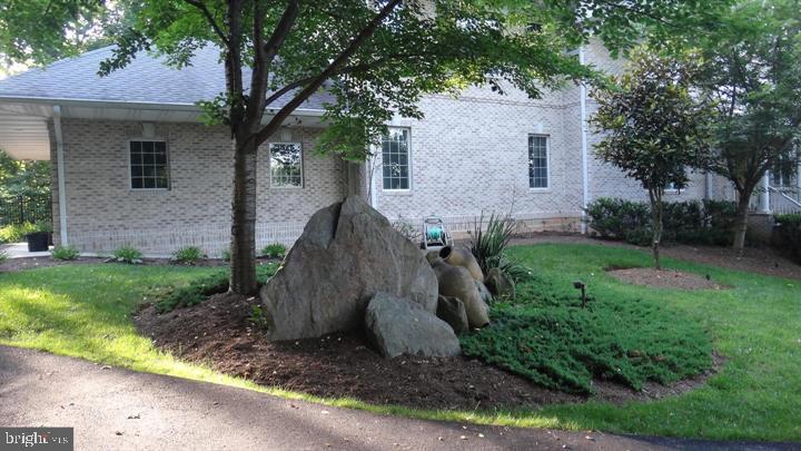 POTOMAC OUTSIDE - Residential