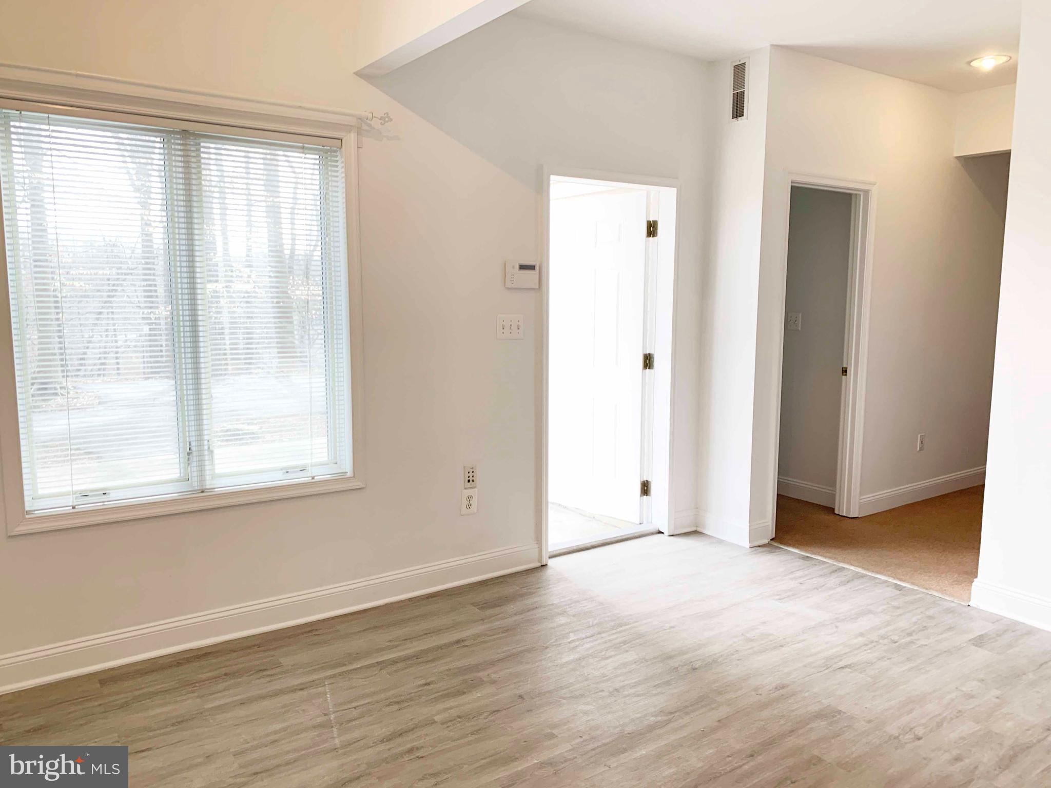 POTOMAC OUTSIDE - Residential