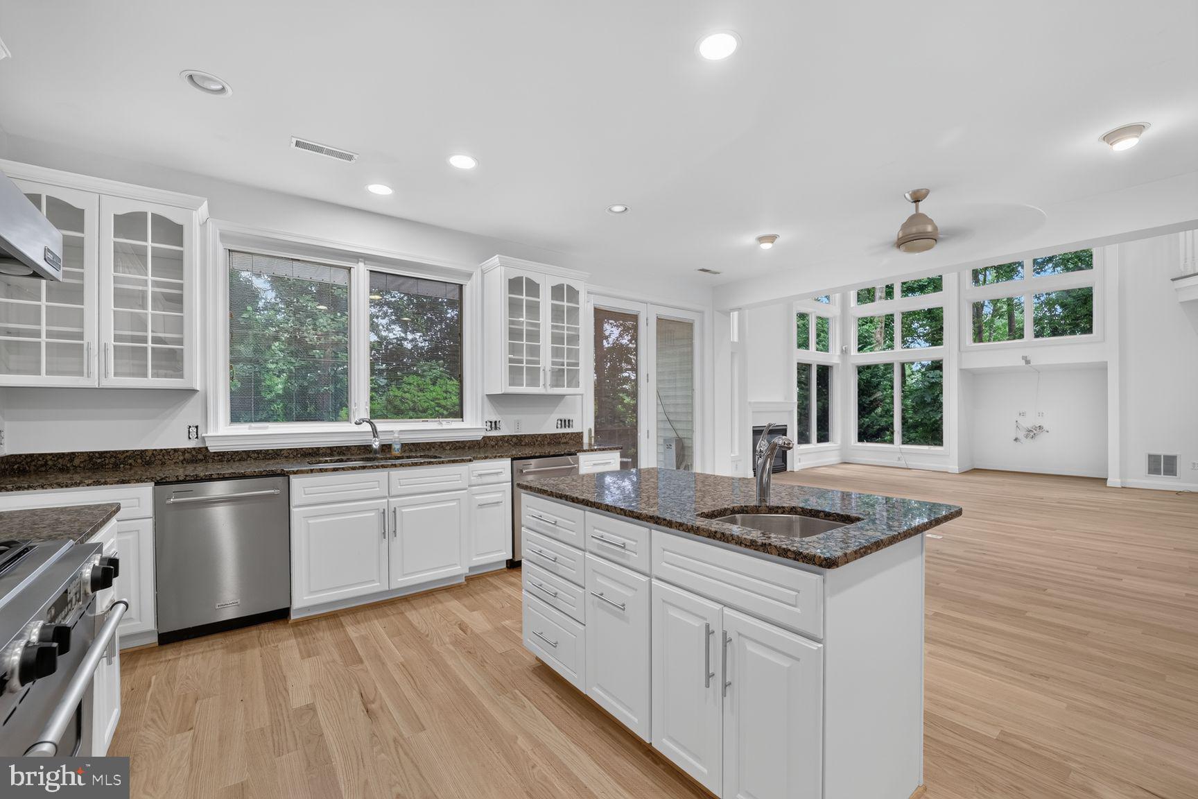 POTOMAC OUTSIDE - Residential