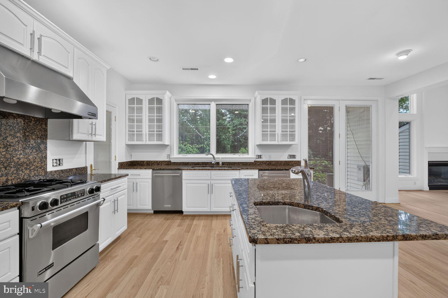 POTOMAC OUTSIDE - Residential