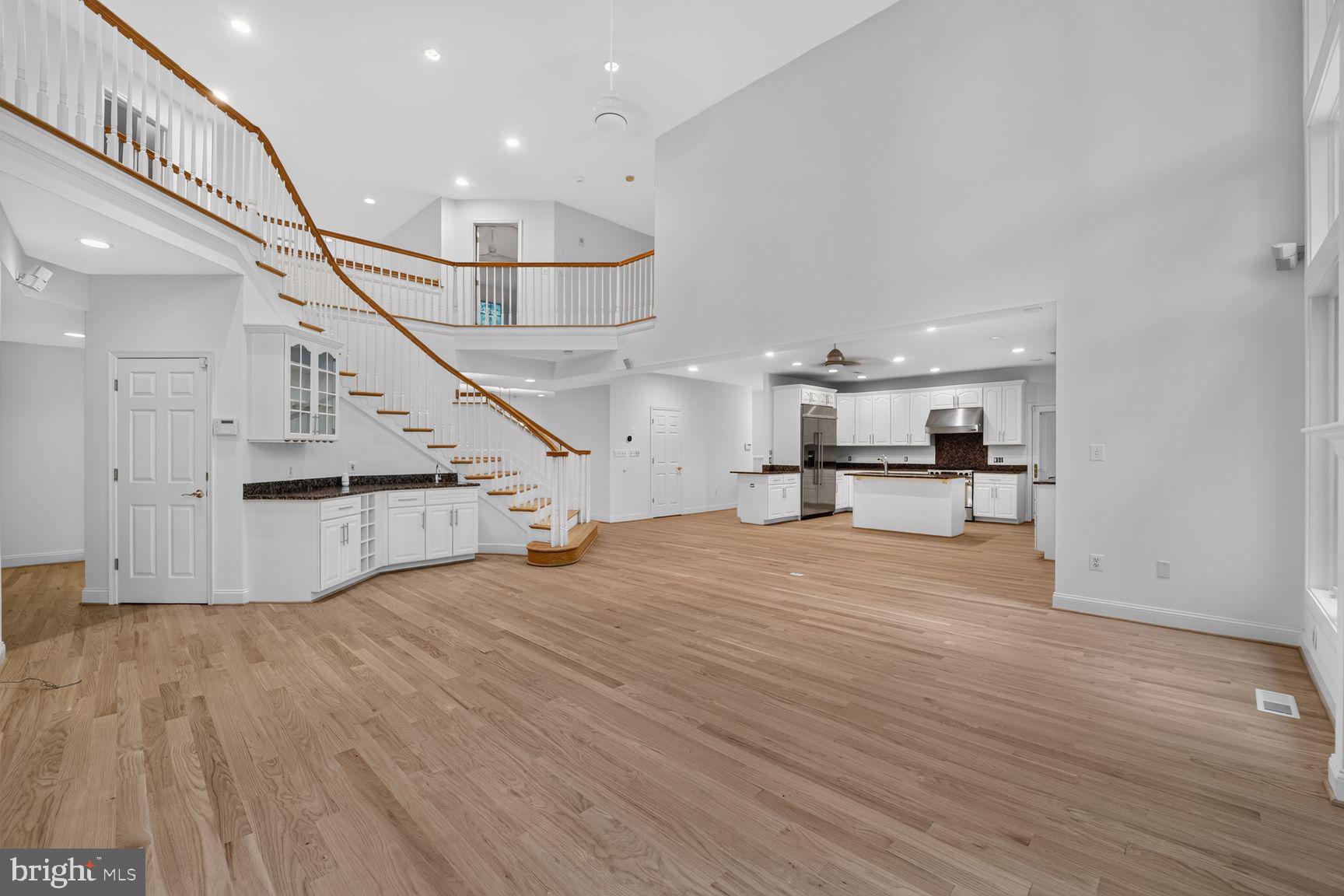 POTOMAC OUTSIDE - Residential