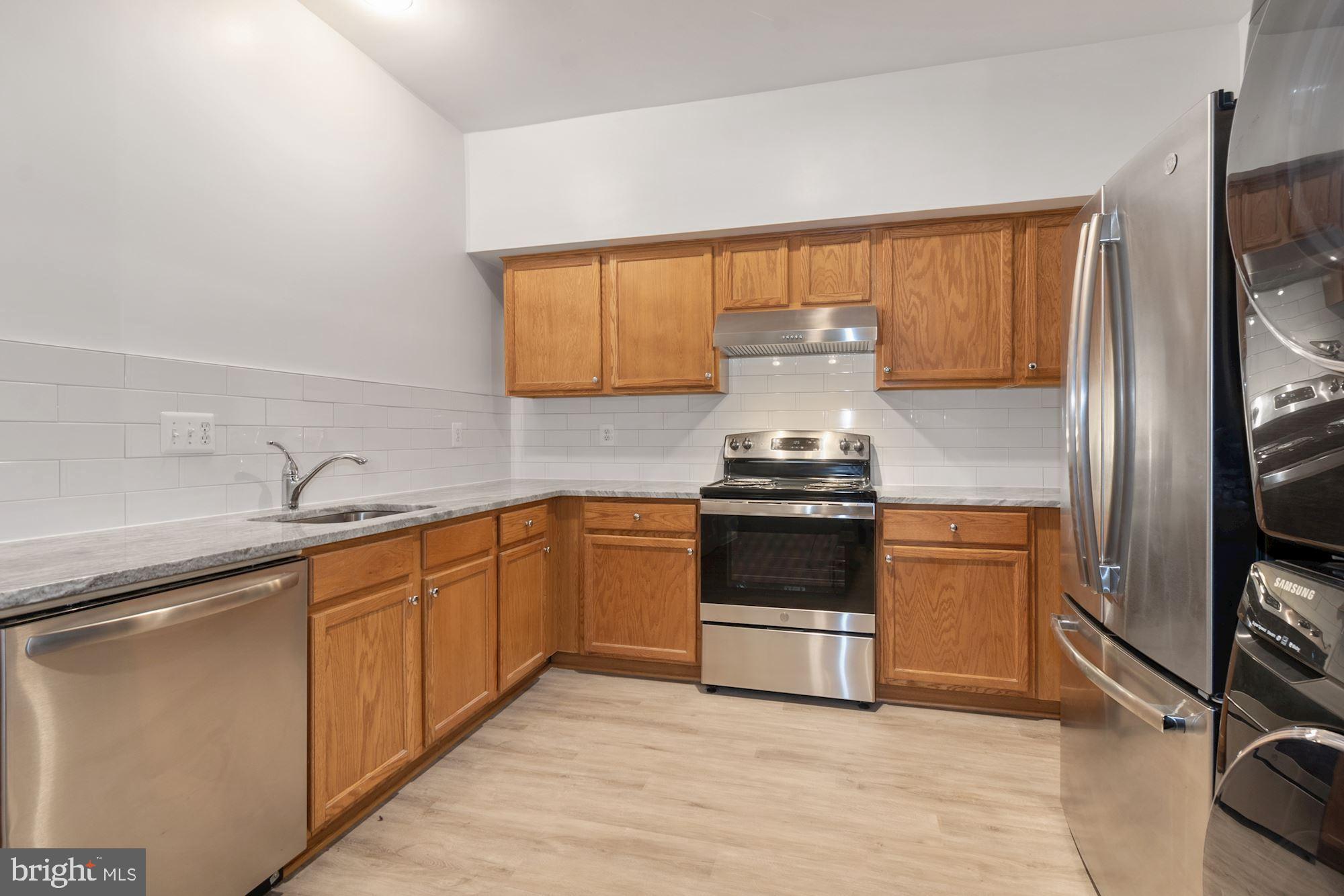 POTOMAC OUTSIDE - Residential