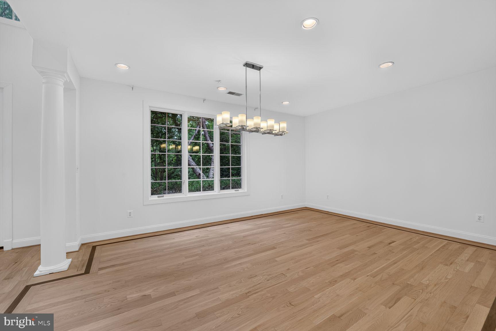 POTOMAC OUTSIDE - Residential