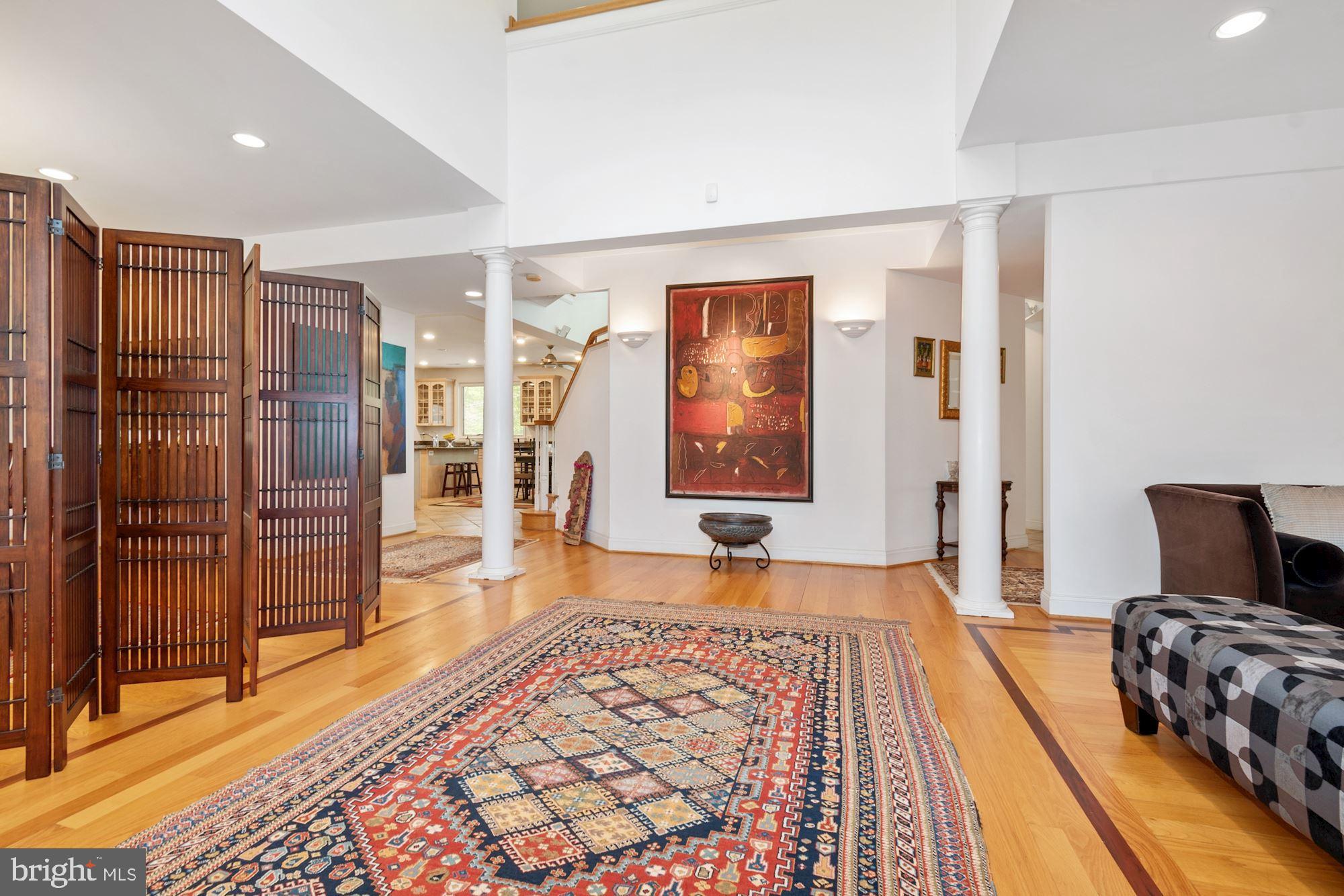 POTOMAC OUTSIDE - Residential