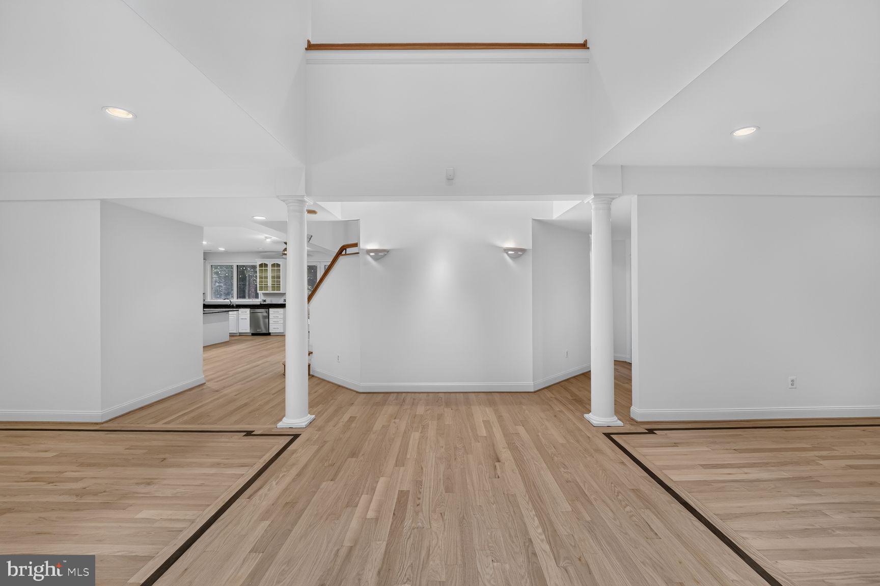 POTOMAC OUTSIDE - Residential