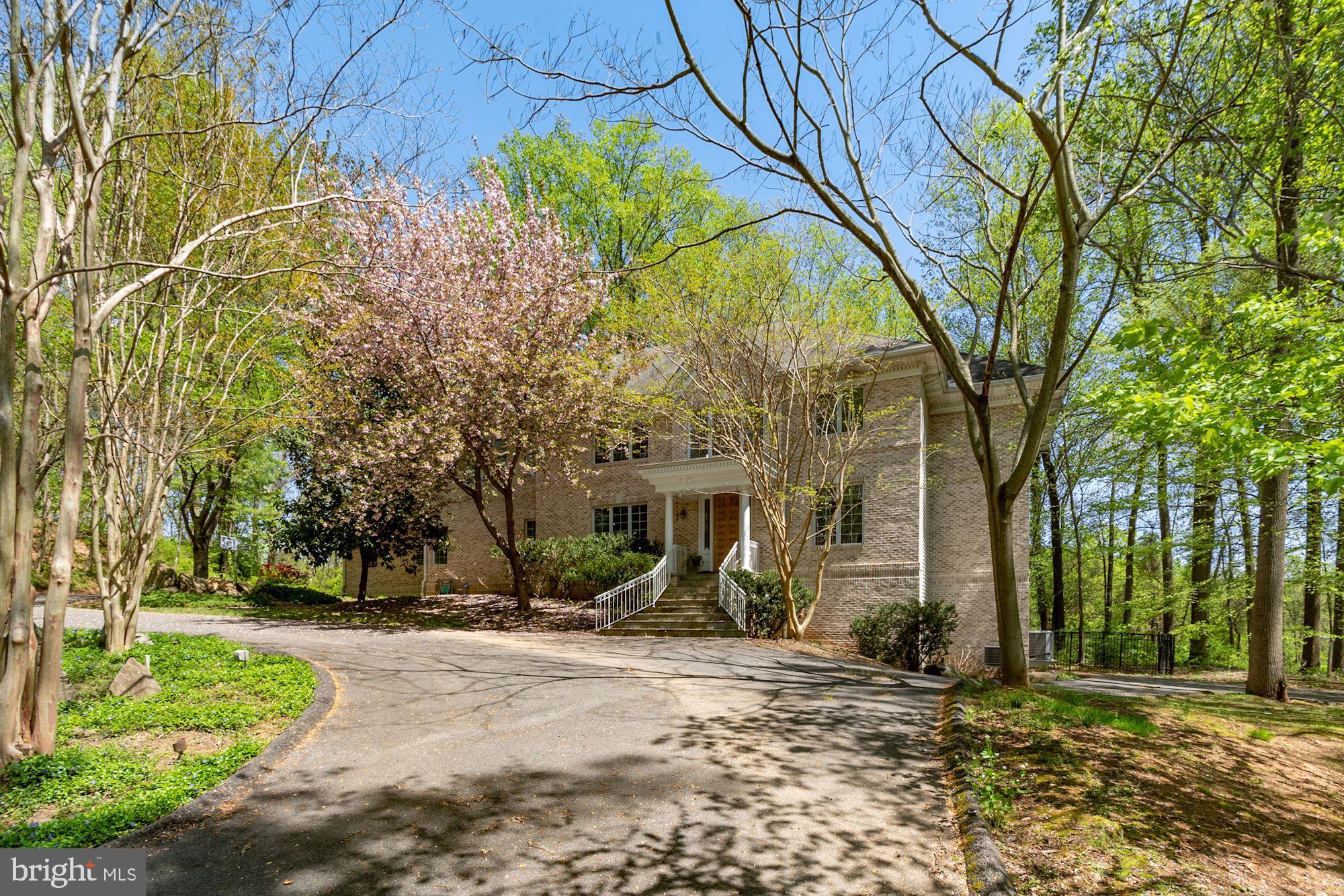 POTOMAC OUTSIDE - Residential