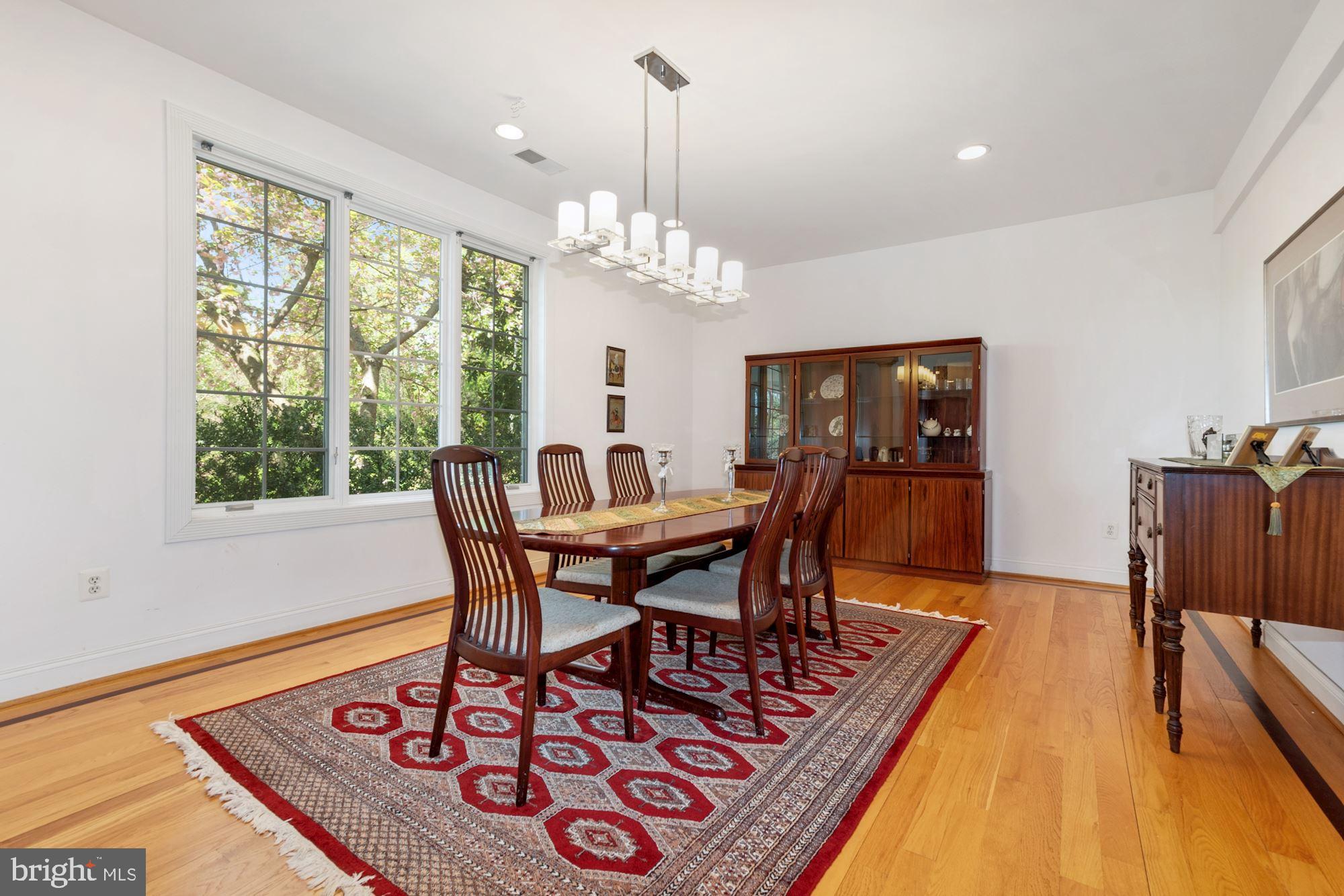 POTOMAC OUTSIDE - Residential