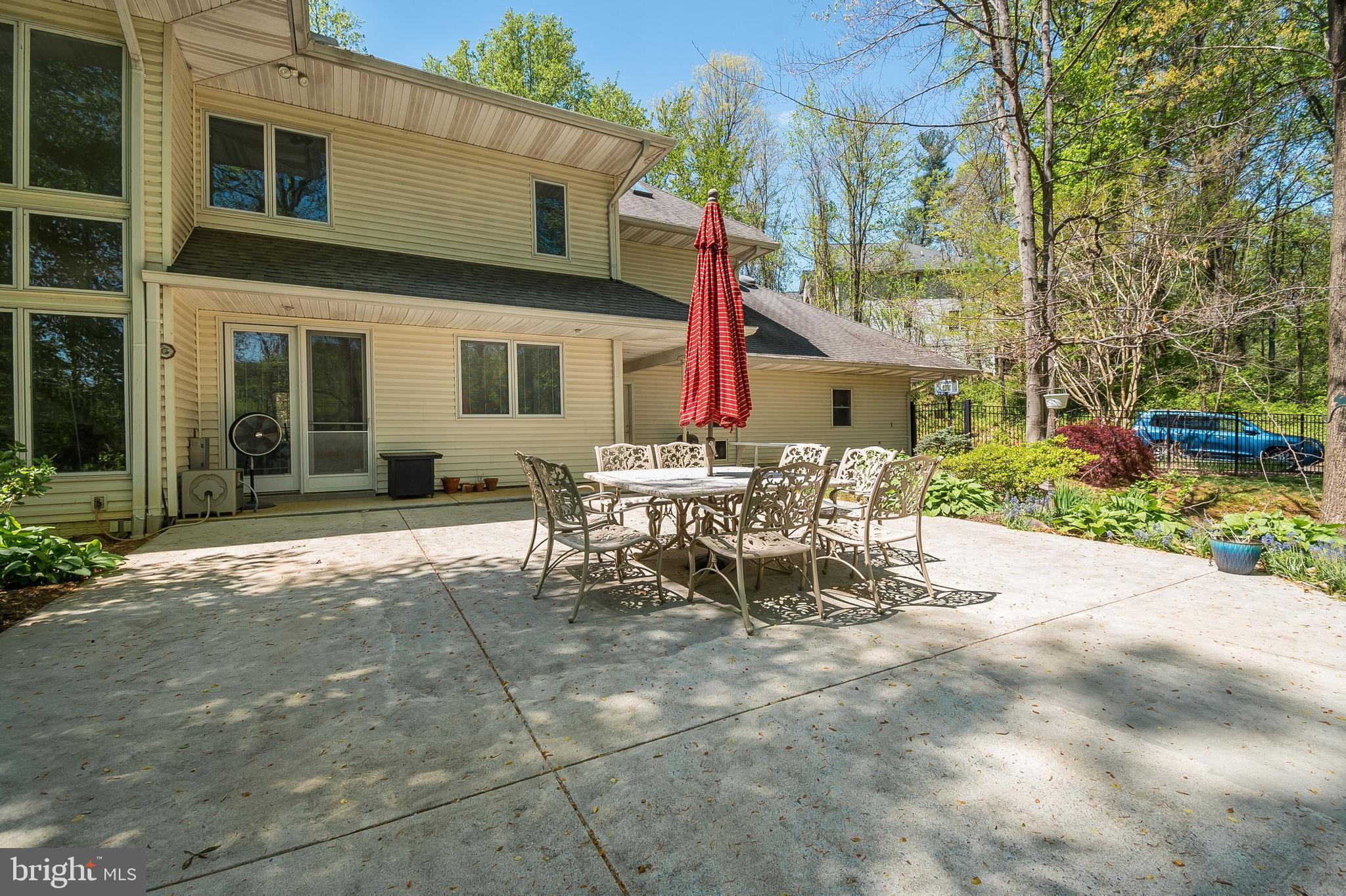 POTOMAC OUTSIDE - Residential