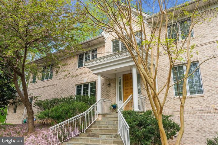 POTOMAC OUTSIDE - Residential