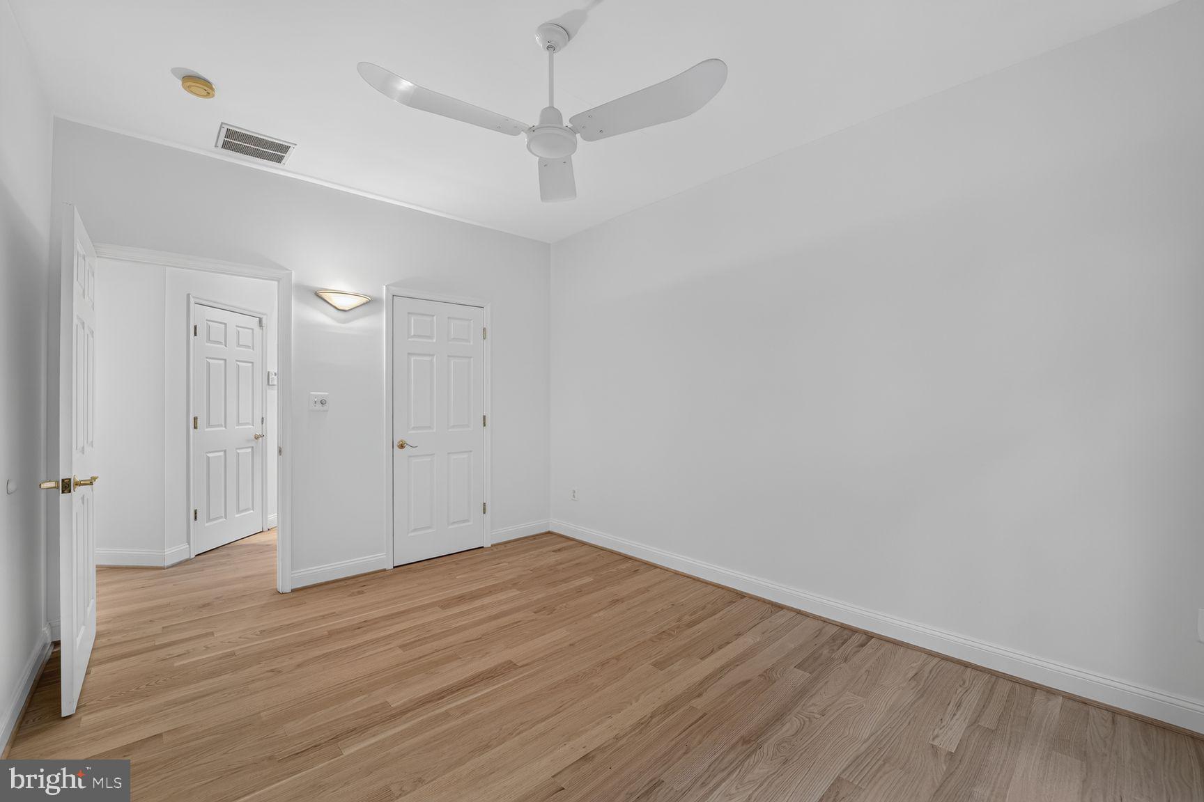 POTOMAC OUTSIDE - Residential