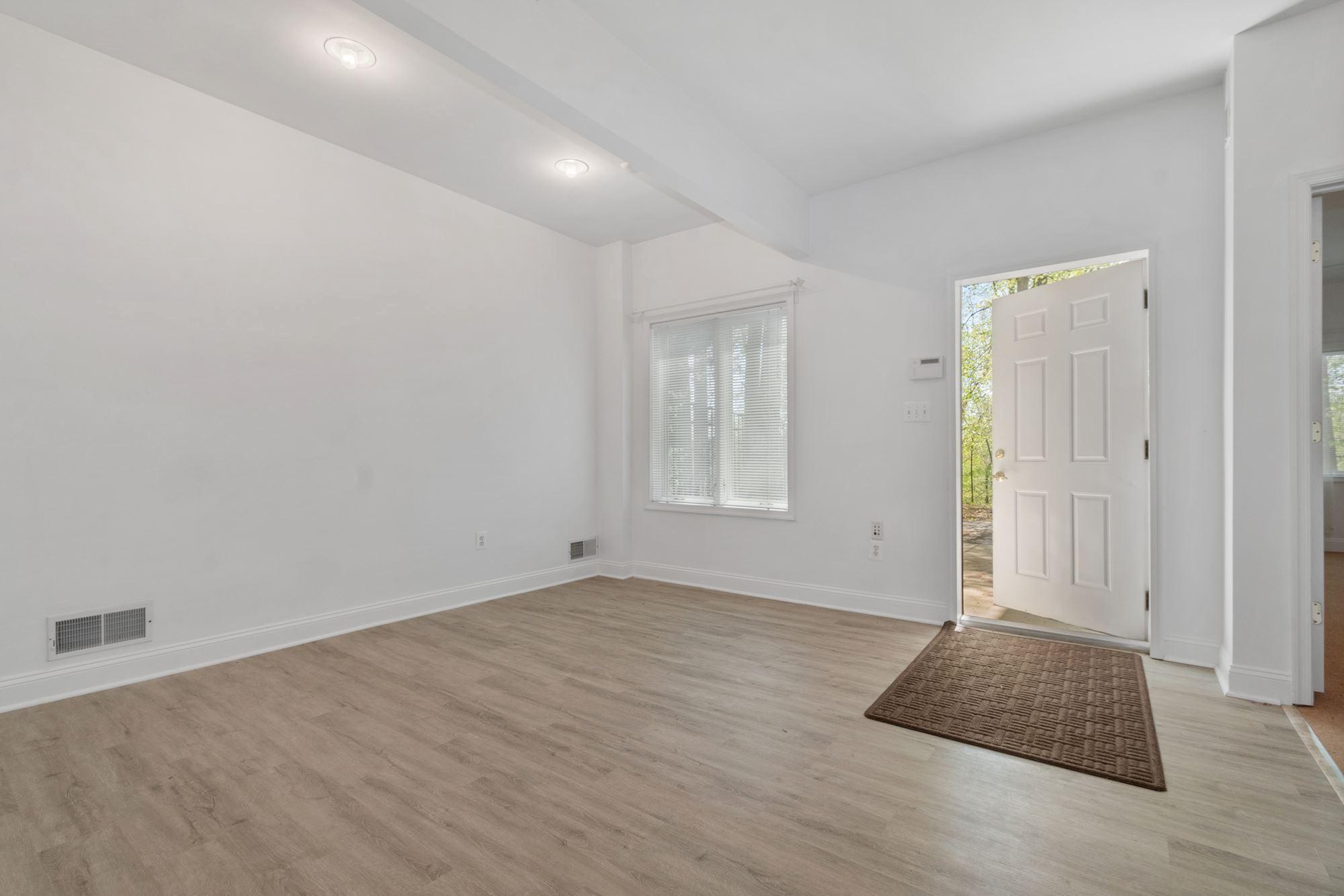 POTOMAC OUTSIDE - Residential