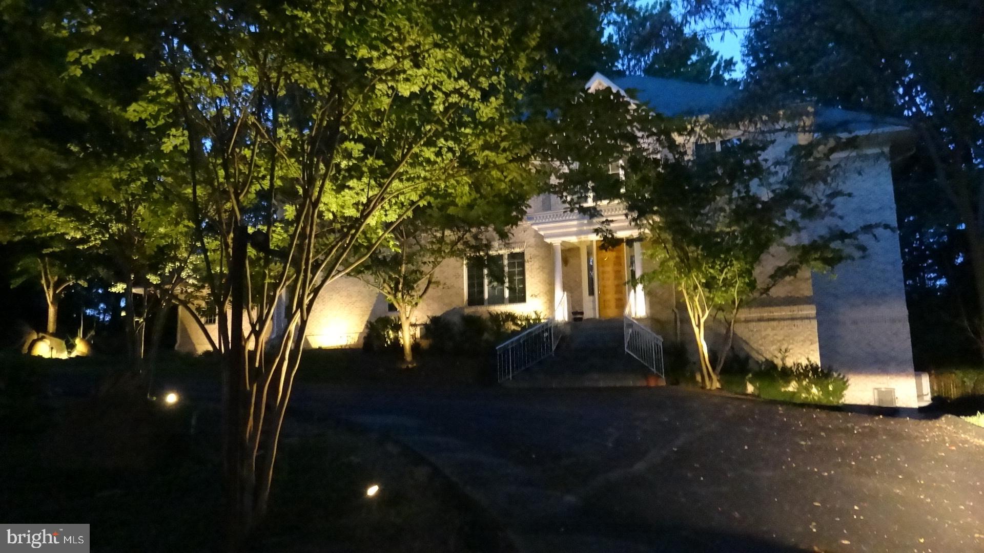 POTOMAC OUTSIDE - Residential