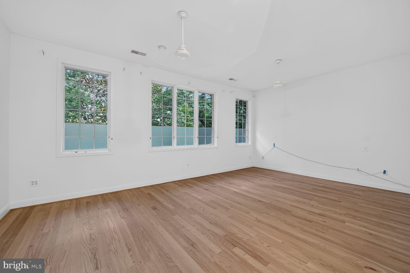 POTOMAC OUTSIDE - Residential