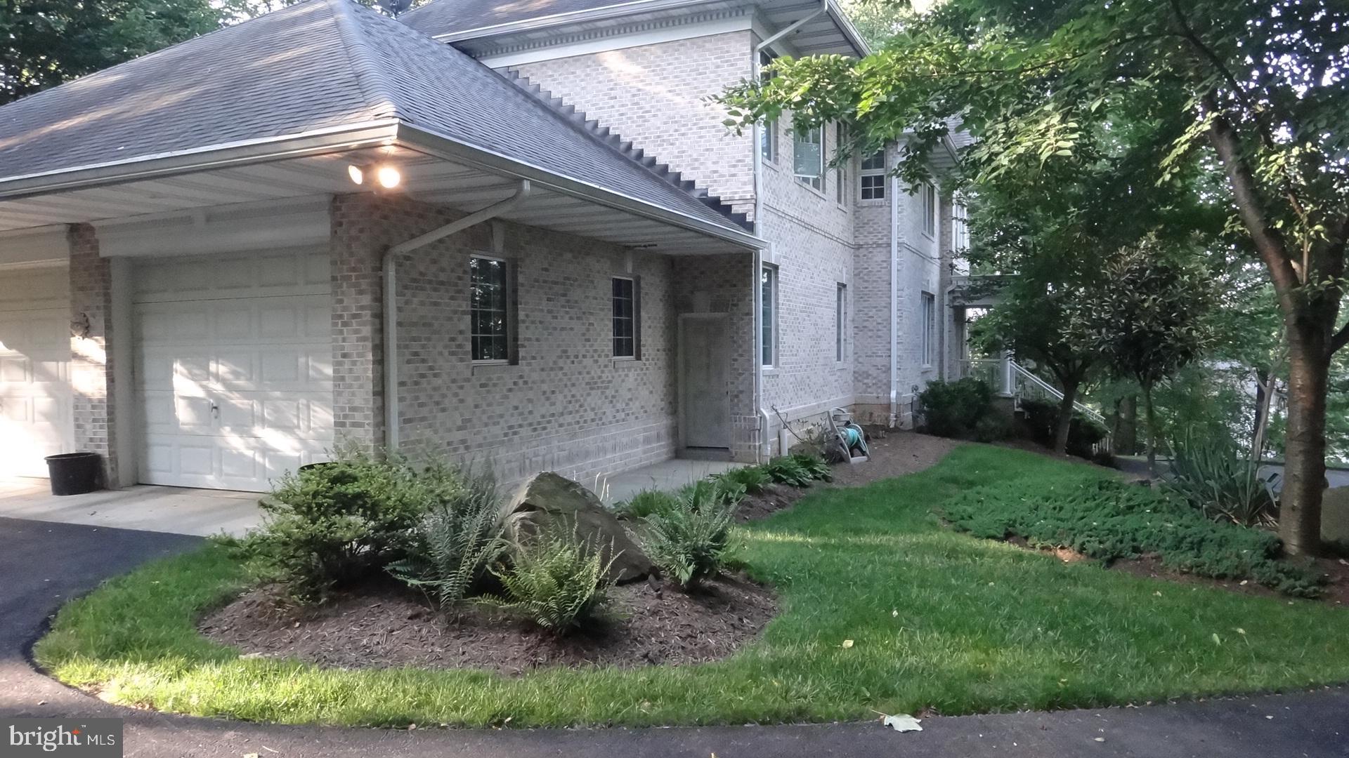 POTOMAC OUTSIDE - Residential