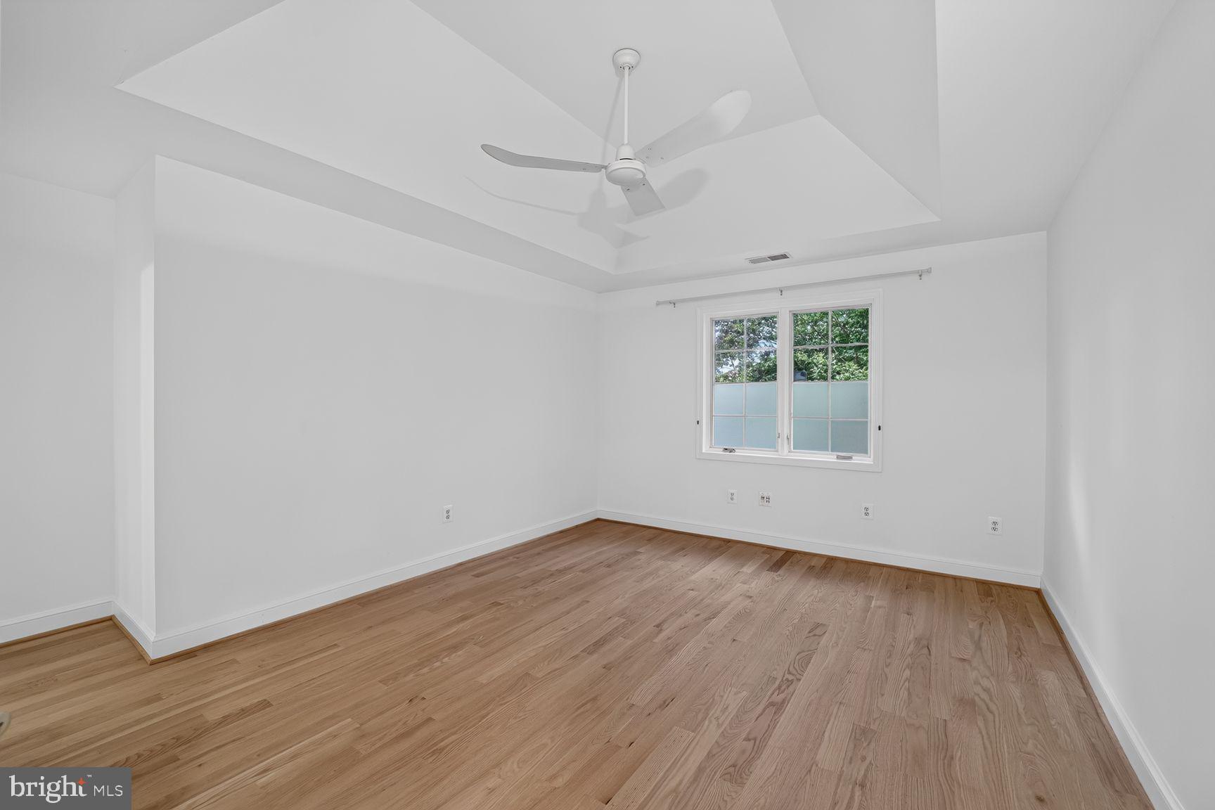POTOMAC OUTSIDE - Residential